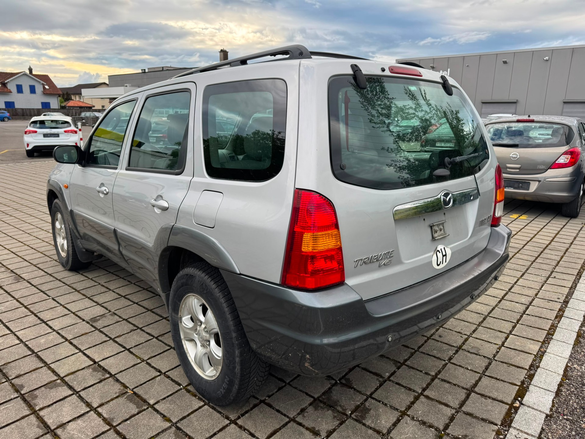 MAZDA Tribute 3.0 V6 Executive-image-5