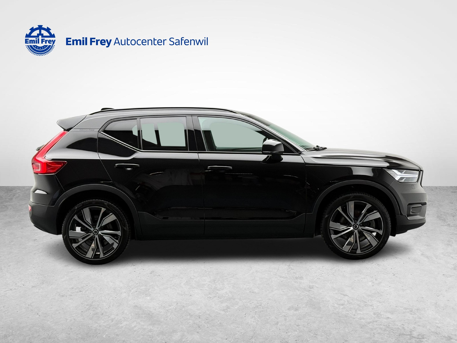 VOLVO XC40 P8 Twin R-Design AWD-image-5