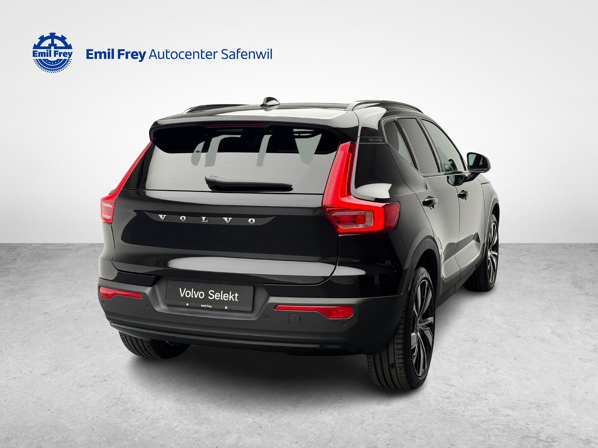 VOLVO XC40 P8 Twin R-Design AWD-image-4