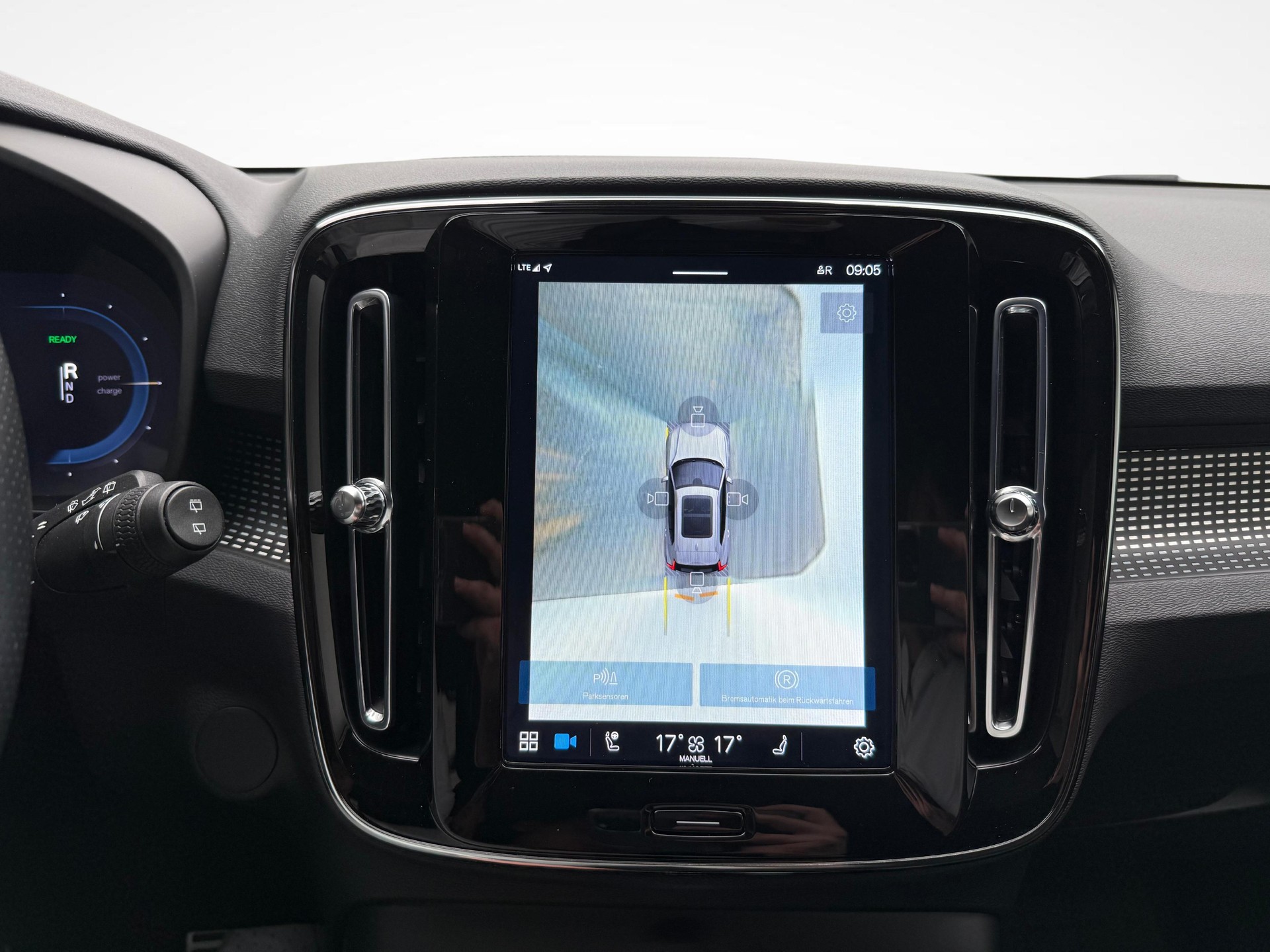 VOLVO XC40 P8 Twin R-Design AWD-image-12