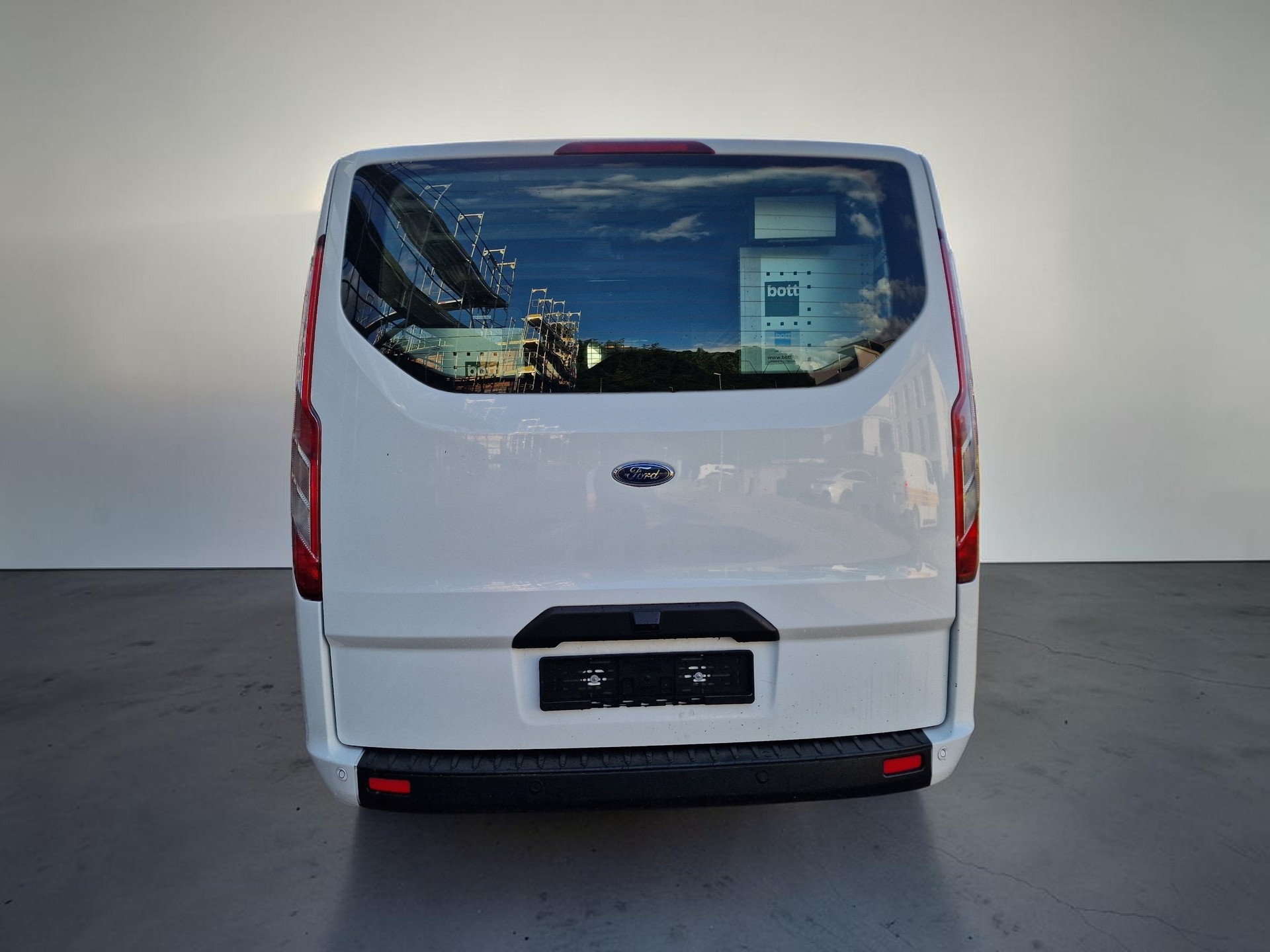 FORD Transit Custom Van 320 L2H1 Trend A 8x Rad Regaleinbau-image-6