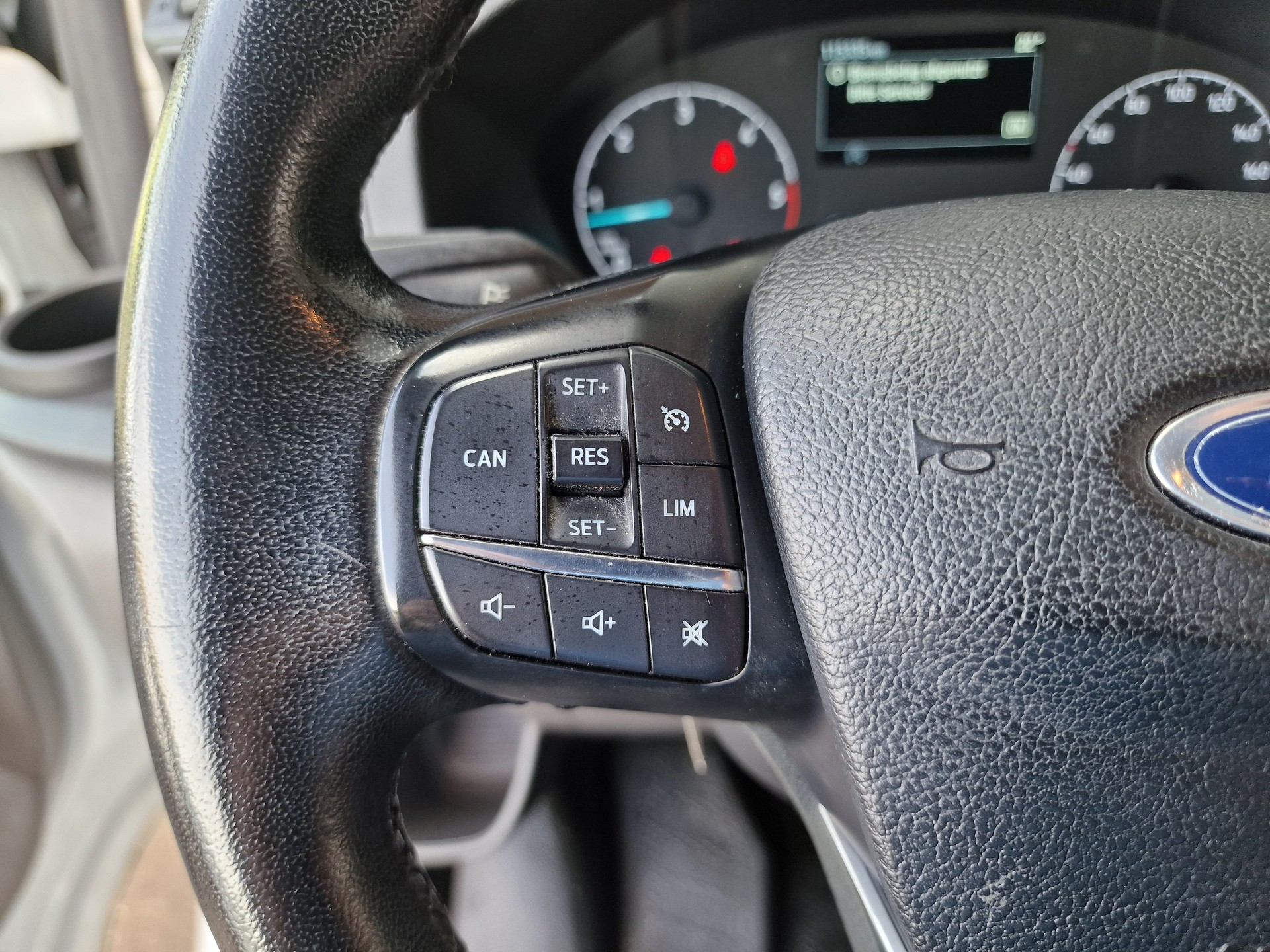 FORD Transit Custom Van 320 L2H1 Trend A 8x Rad Regaleinbau-image-17