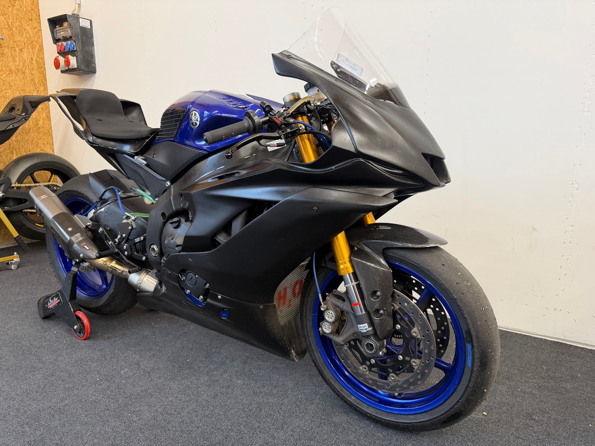 YAMAHA YZF-R6-image-4