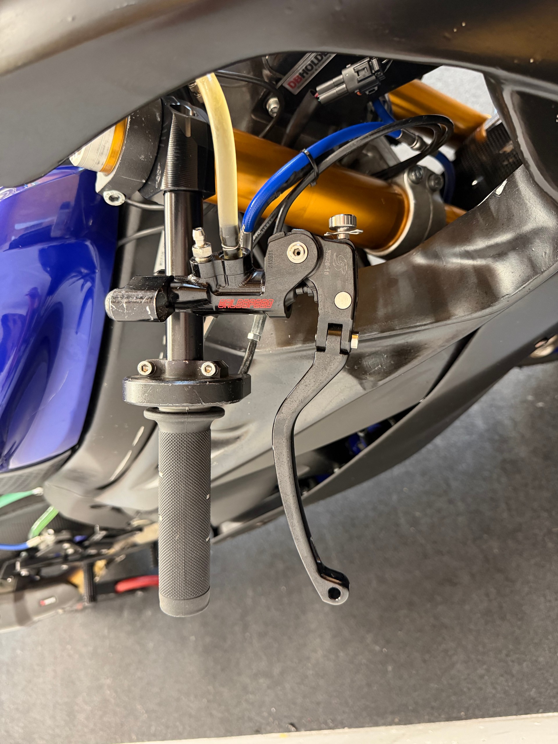 YAMAHA YZF-R6-image-8