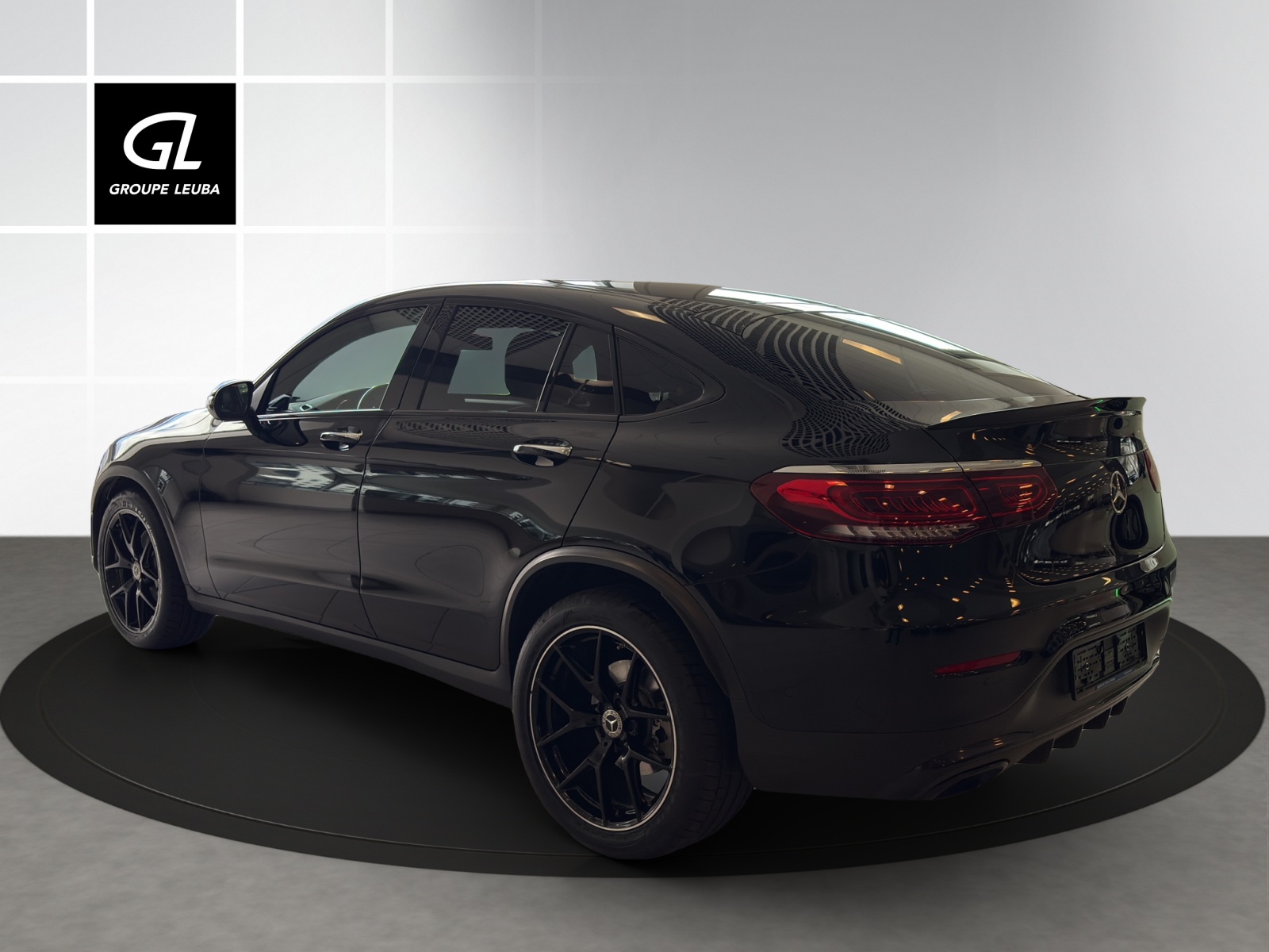 MERCEDES-BENZ GLC 200 AMG Line 4Matic 9G-Tronic-showroom-element-3
