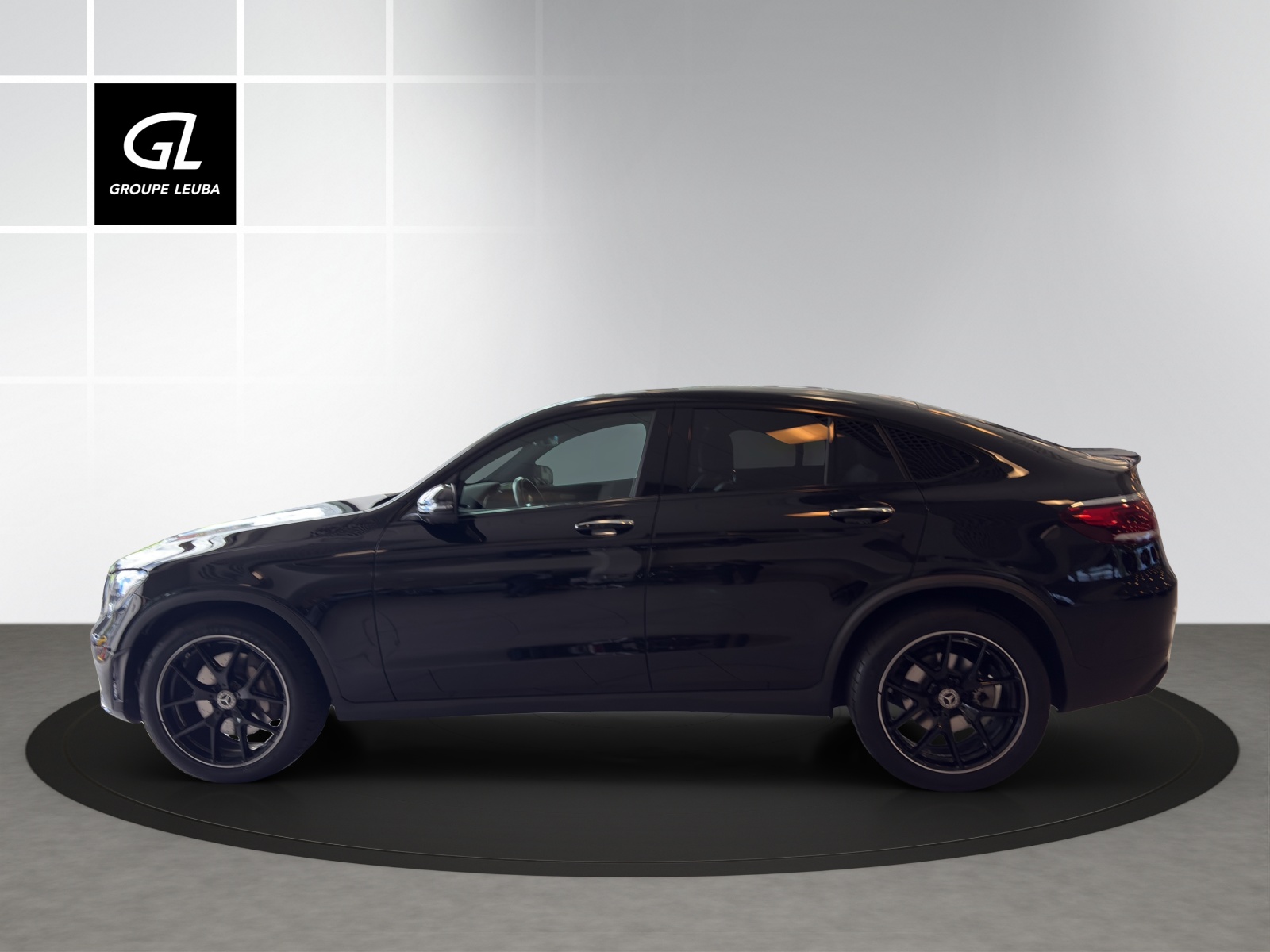 MERCEDES-BENZ GLC 200 AMG Line 4Matic 9G-Tronic-showroom-element-2