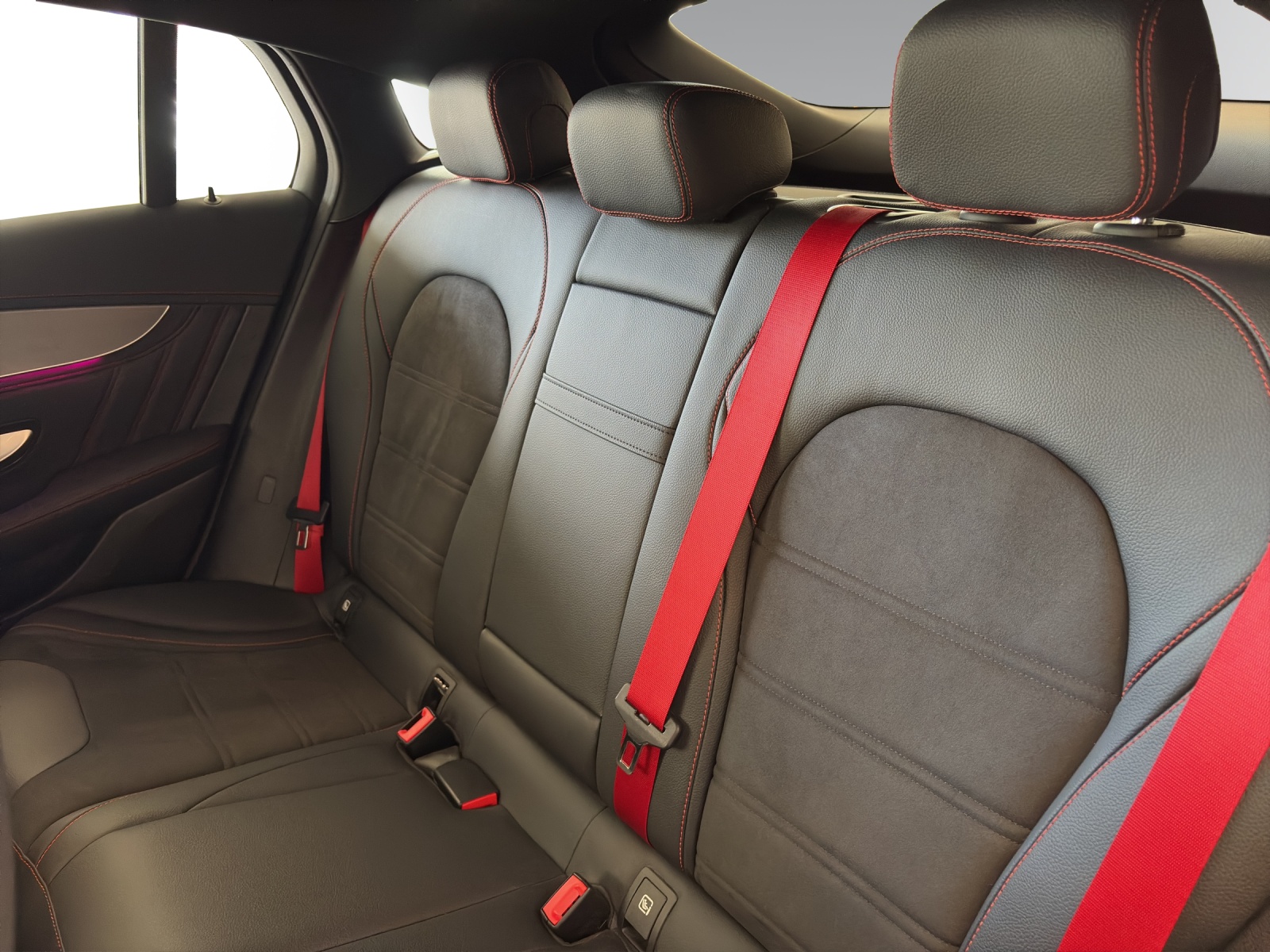MERCEDES-BENZ GLC 200 AMG Line 4Matic 9G-Tronic-image-10