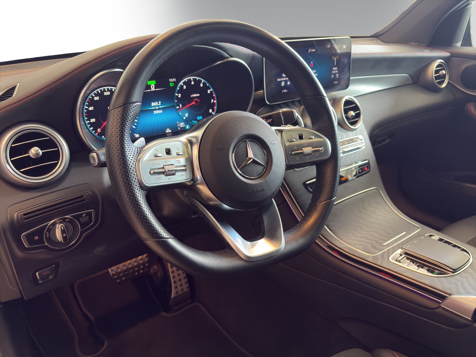 MERCEDES-BENZ GLC 200 AMG Line 4Matic 9G-Tronic-image-8