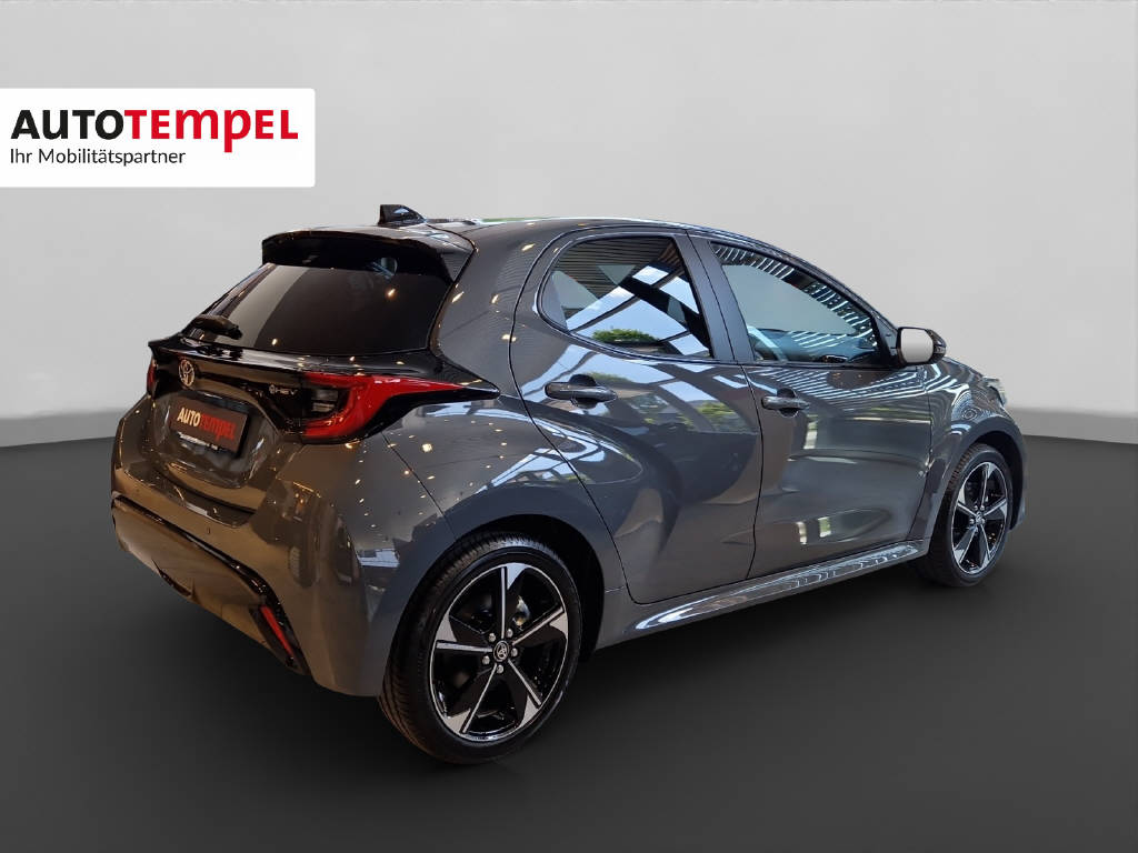 TOYOTA Yaris 1.5 VVT-i HSD Premium 47408/000-showroom-element-3