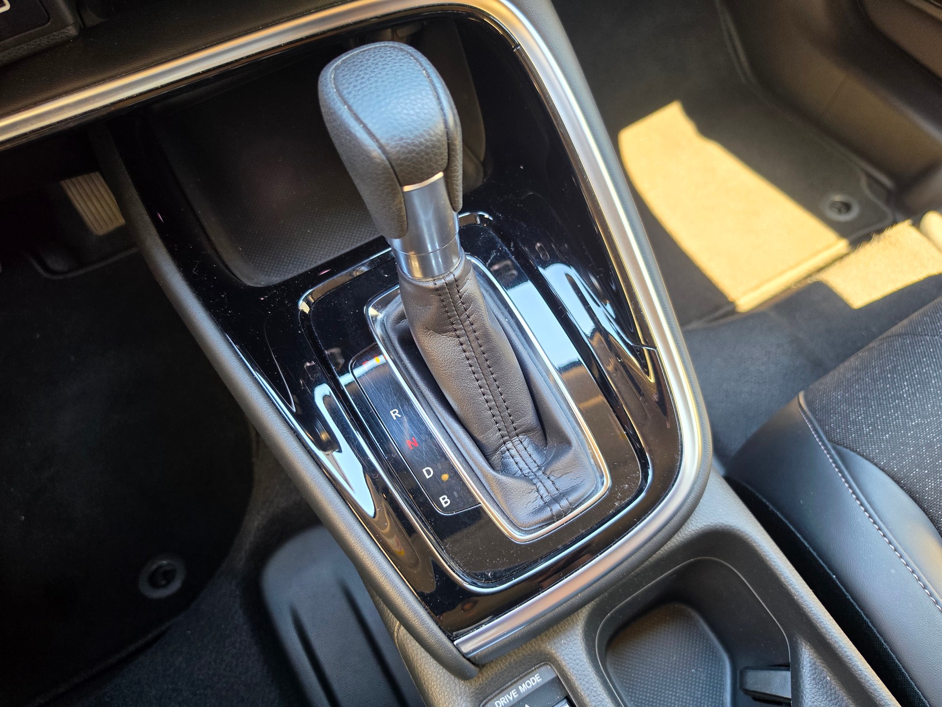 HONDA HR-V 1.5i-MMD Advance CVT-image-39