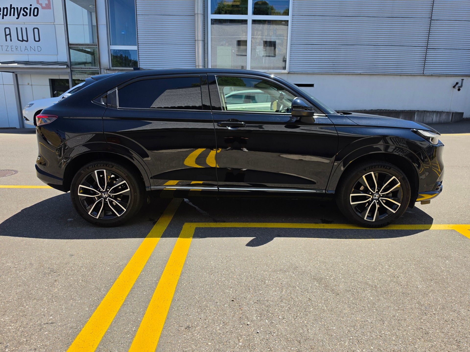 HONDA HR-V 1.5i-MMD Advance CVT-showroom-element-3