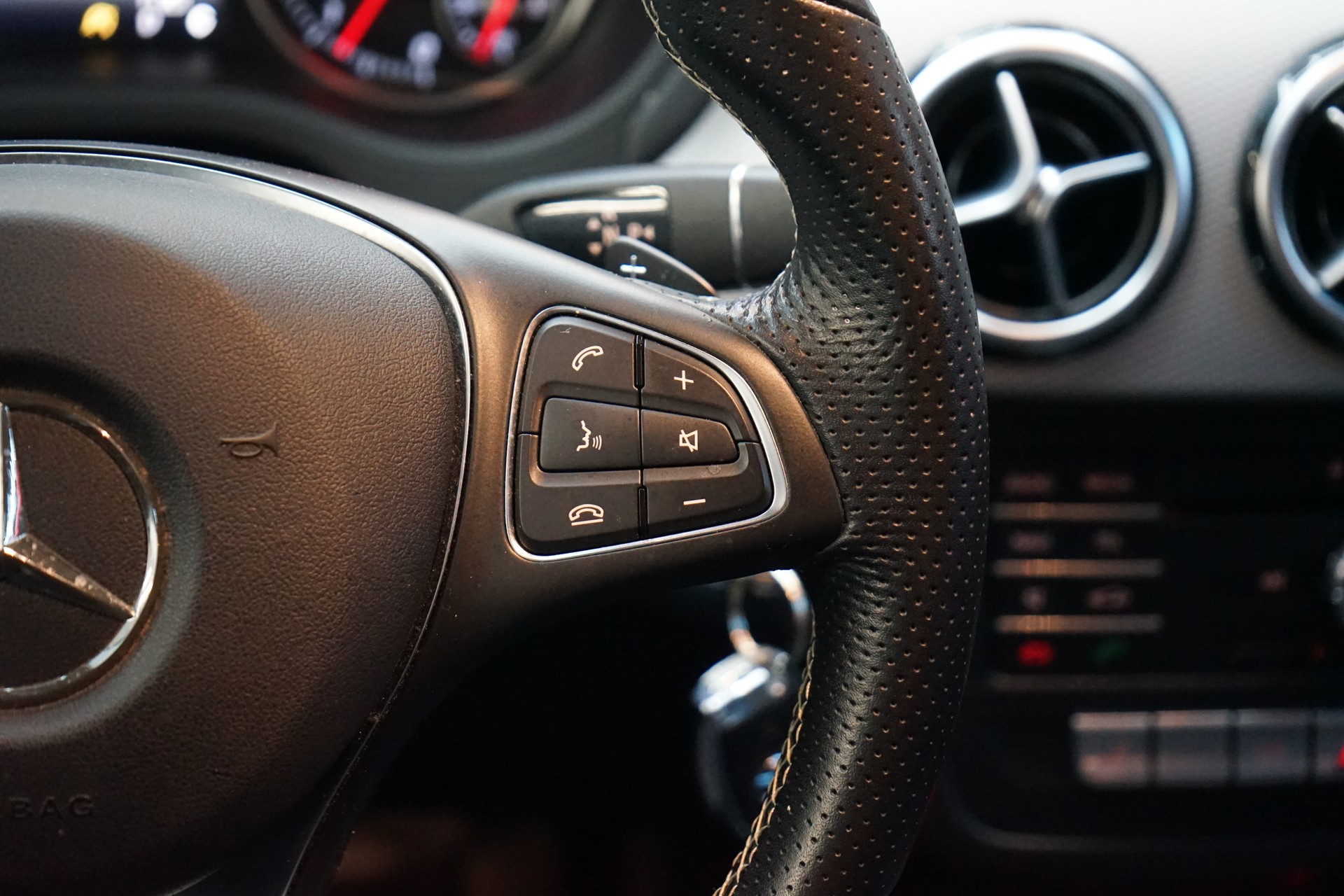 MERCEDES-BENZ B 220 CDI Style 4Matic 7G-DCT-image-9