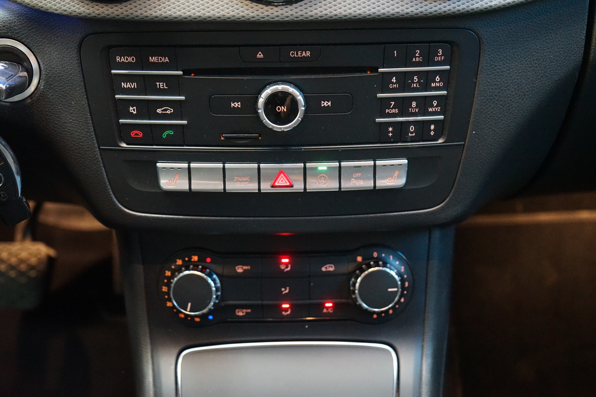 MERCEDES-BENZ B 220 CDI Style 4Matic 7G-DCT-image-11