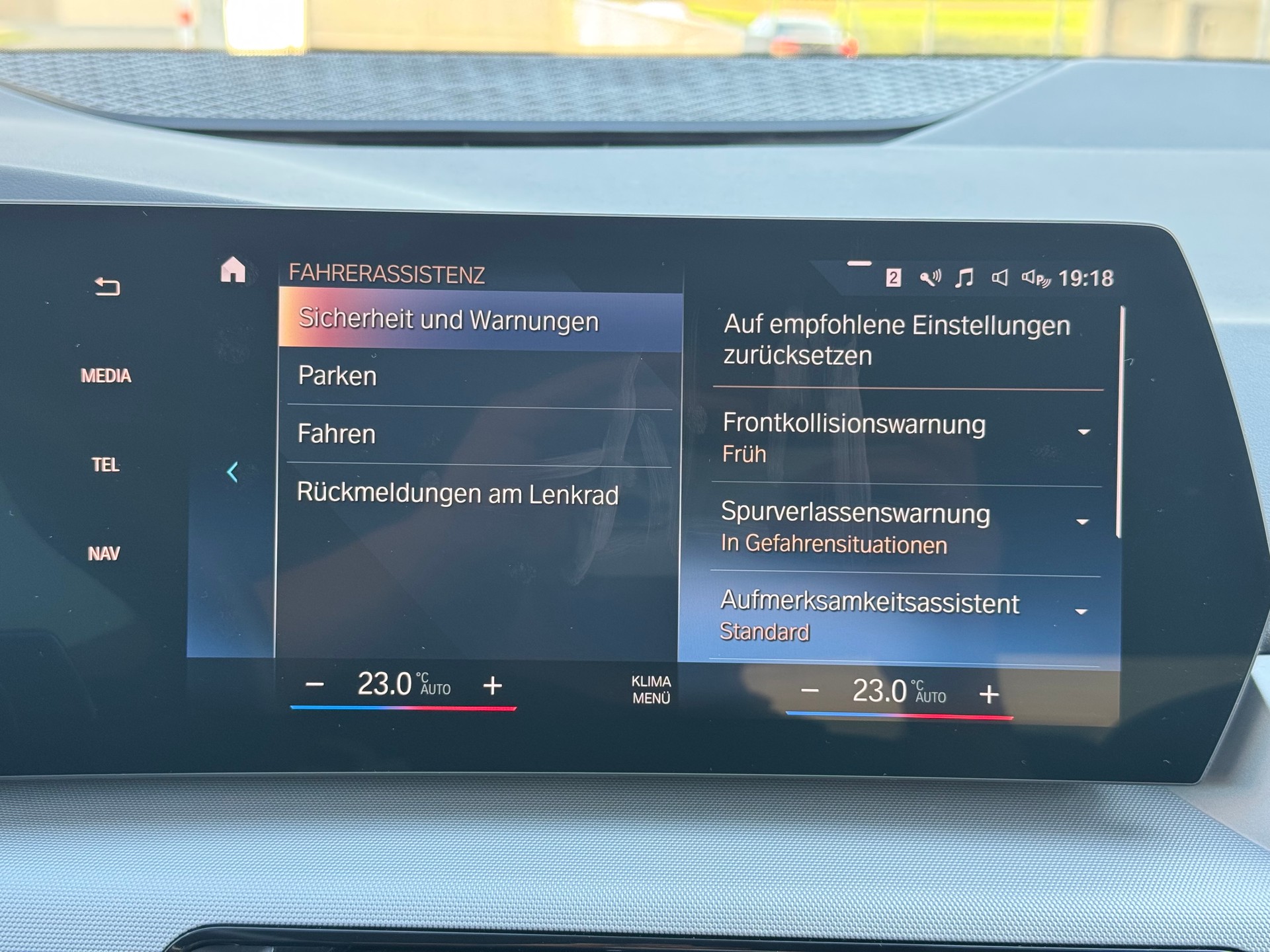 BMW 218i Active Tourer DKG-image-17