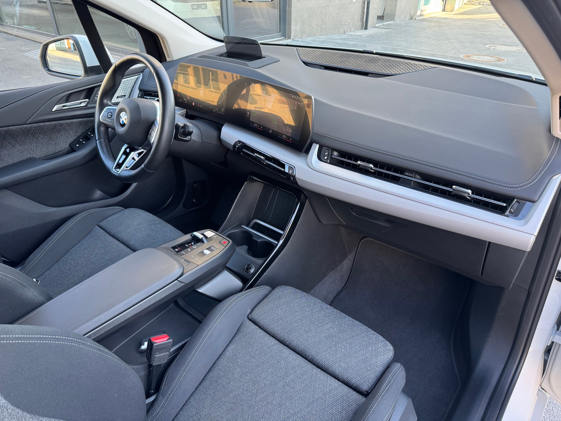 BMW 218i Active Tourer DKG-image-11