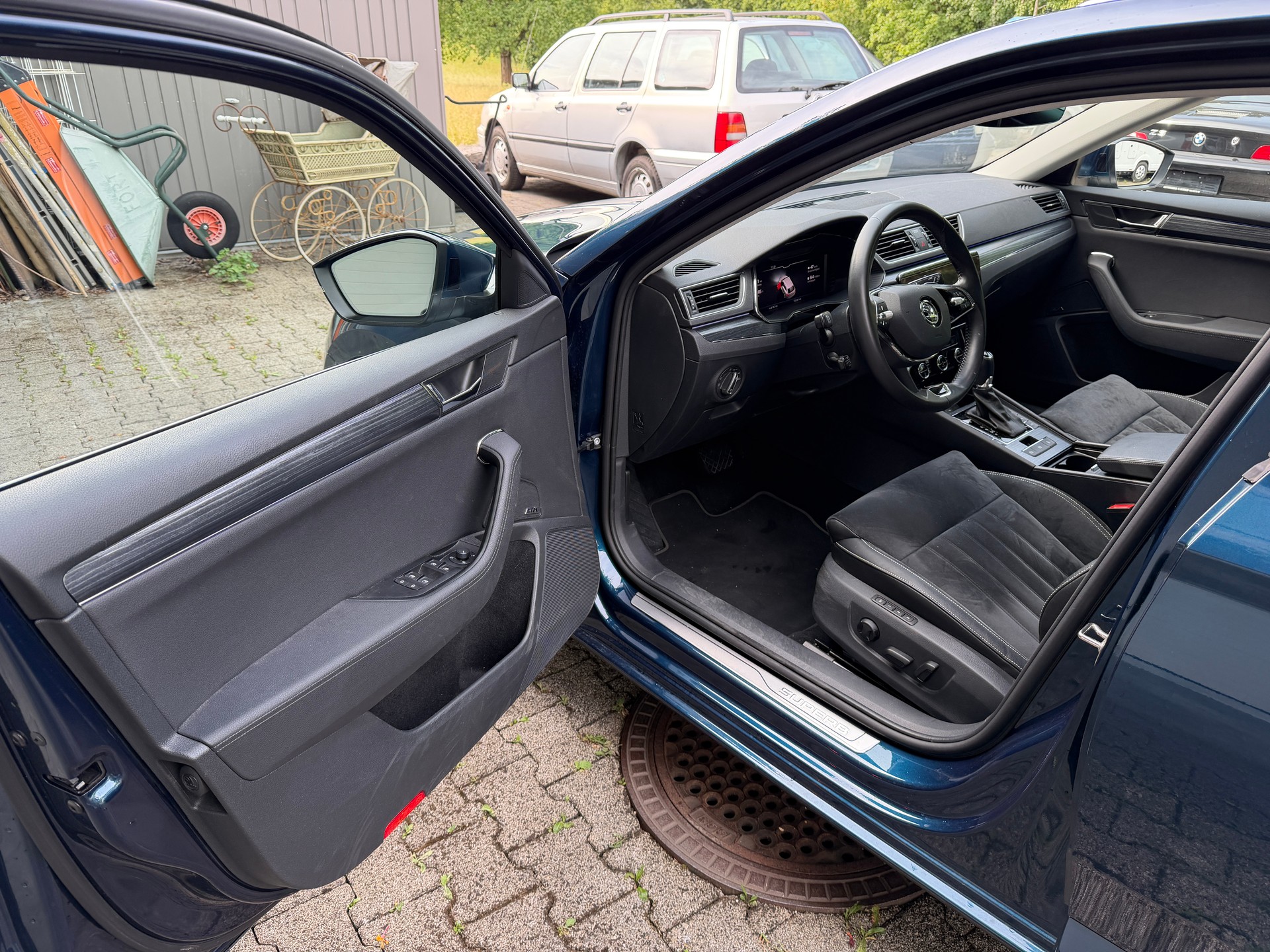 SKODA Superb Combi 2.0 TSI Style DSG-image-3