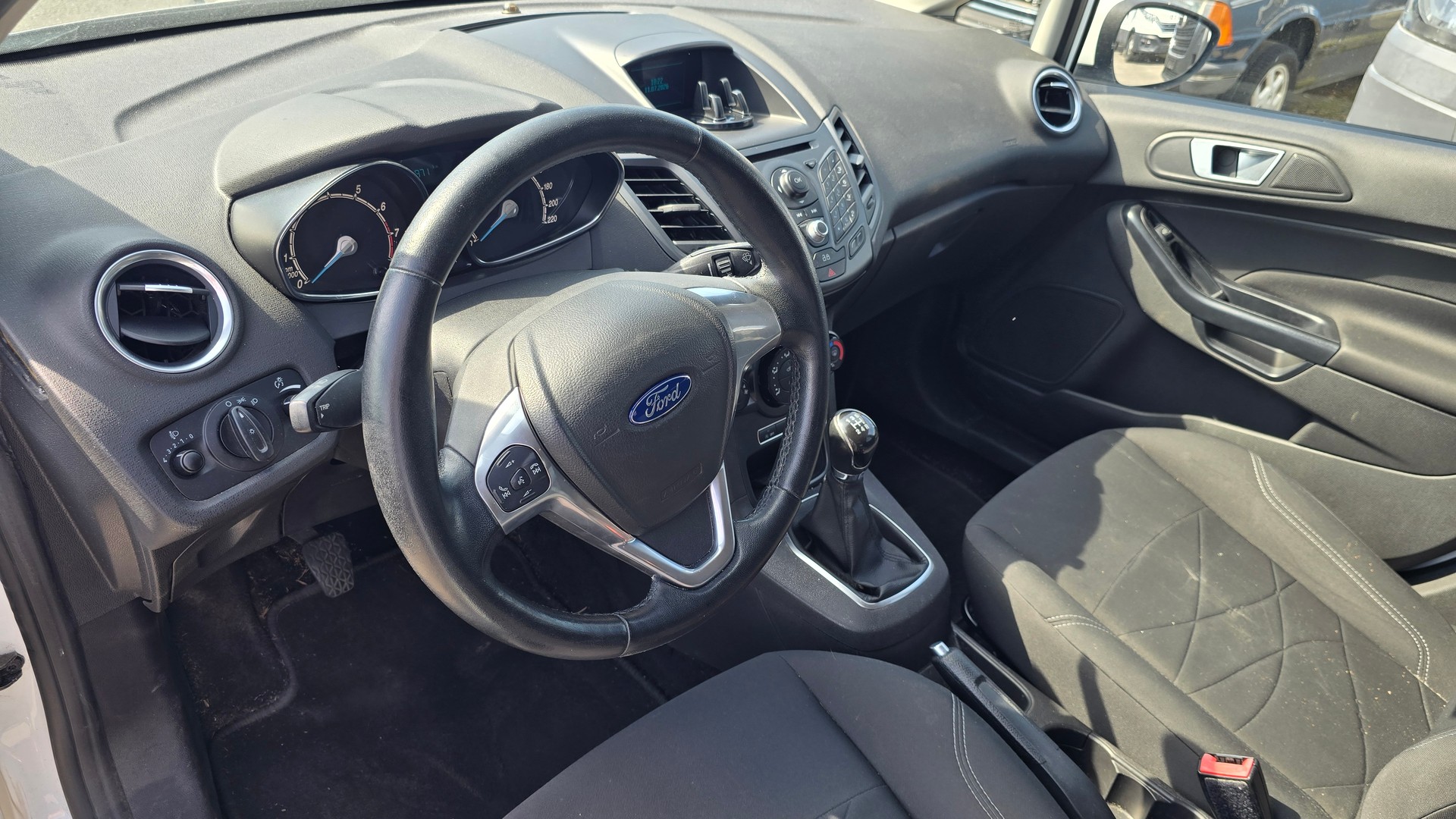 FORD Fiesta 1.0 SCTi Titanium-image-6