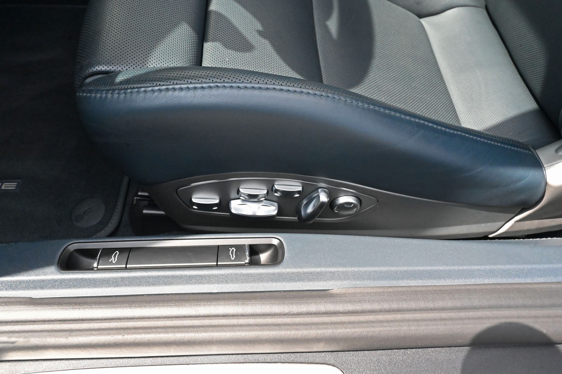 PORSCHE 911 Carrera 4S Cabrio PDK **Approved bis 2028**-image-17