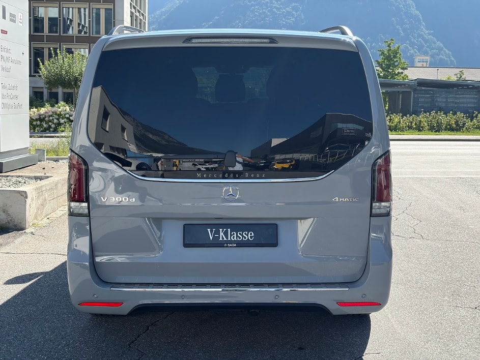 MERCEDES-BENZ V 300 d Exclusive SWISS EDITION Lang 4MATIC-image-8