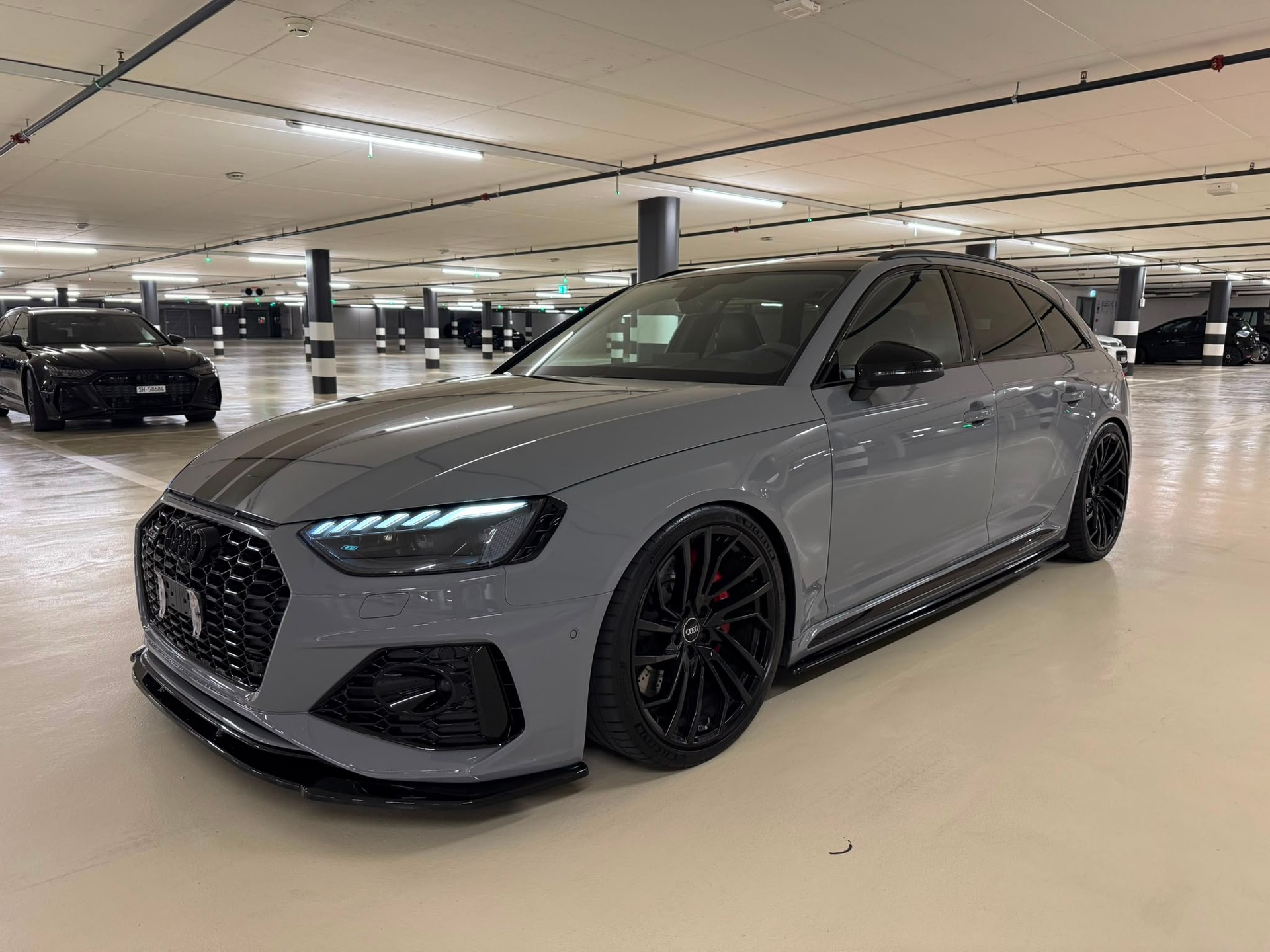 AUDI RS4 Avant quattro tiptronic