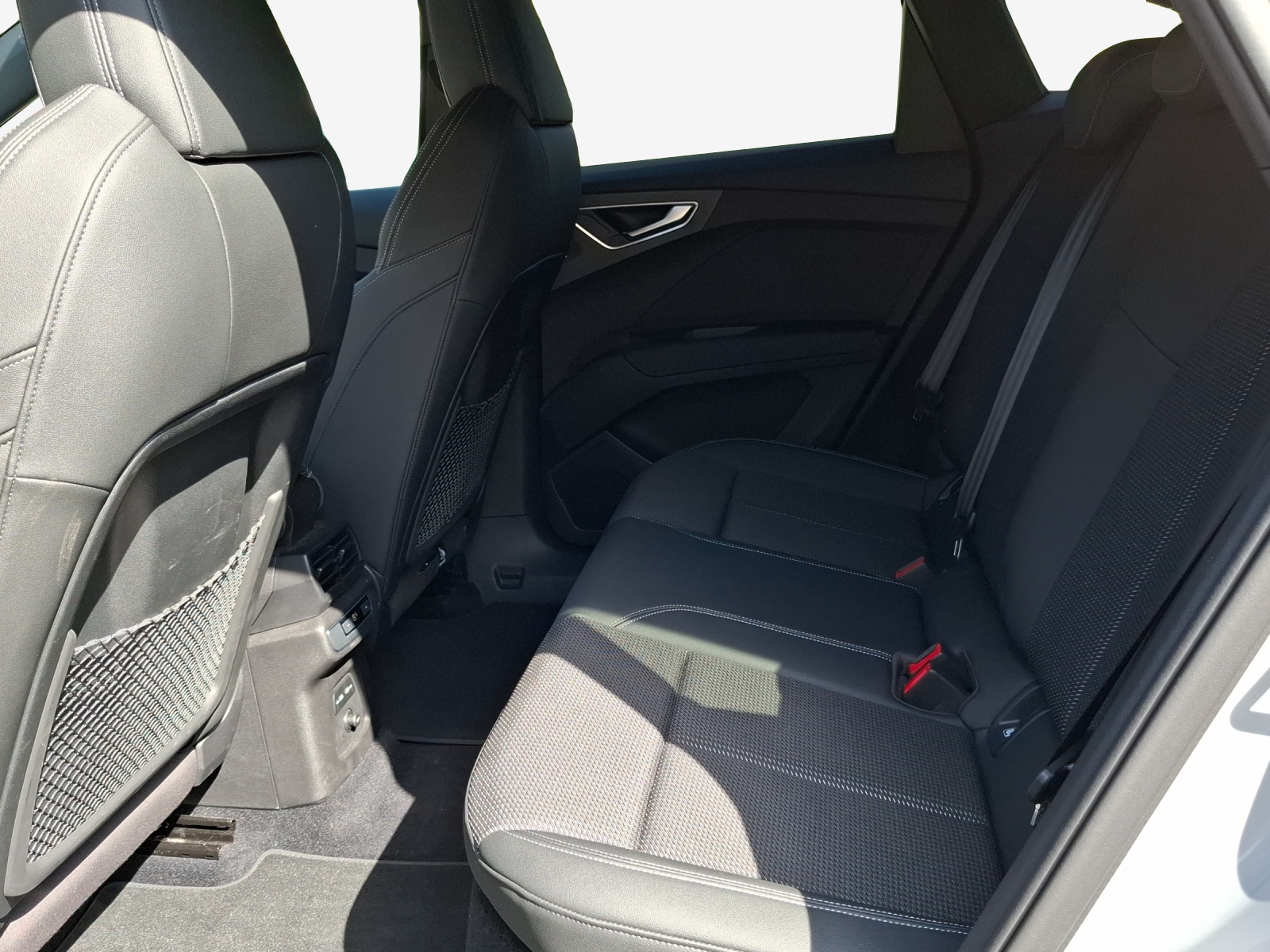 AUDI Q4 Sportback e-tron 50 quattro-image-12