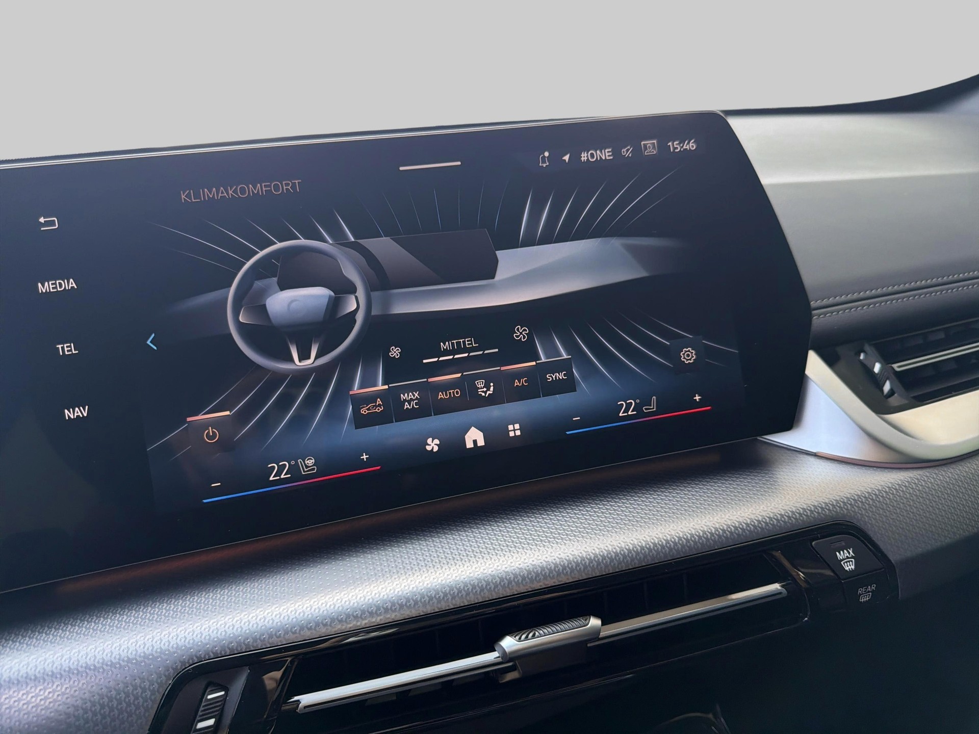 BMW X1 sDr 20i 48V M Sport-image-13