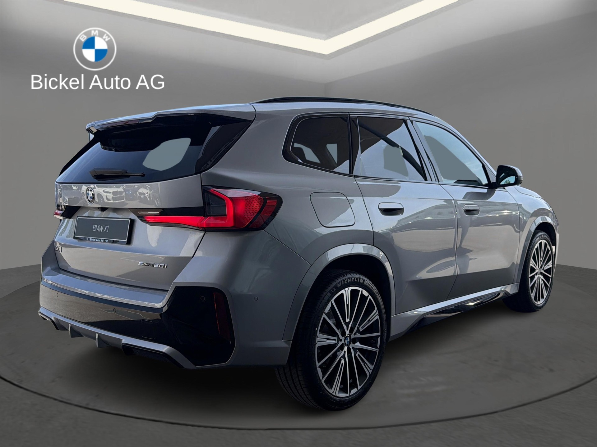 BMW X1 sDr 20i 48V M Sport-showroom-element-2