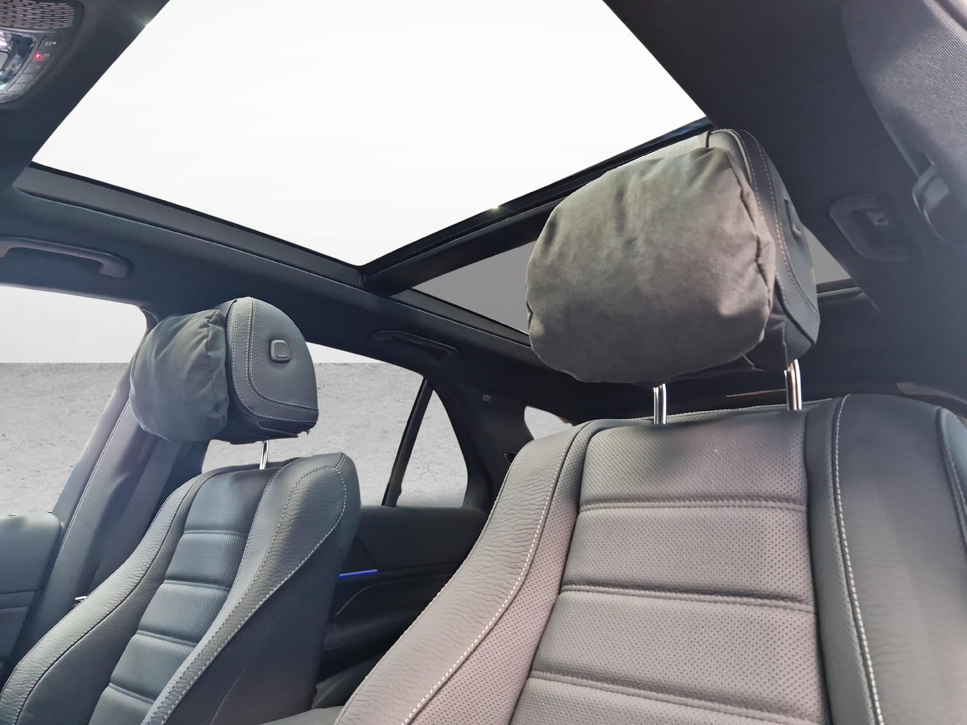 MERCEDES-BENZ GLE 300 d 4MATIC AMG Line-image-9