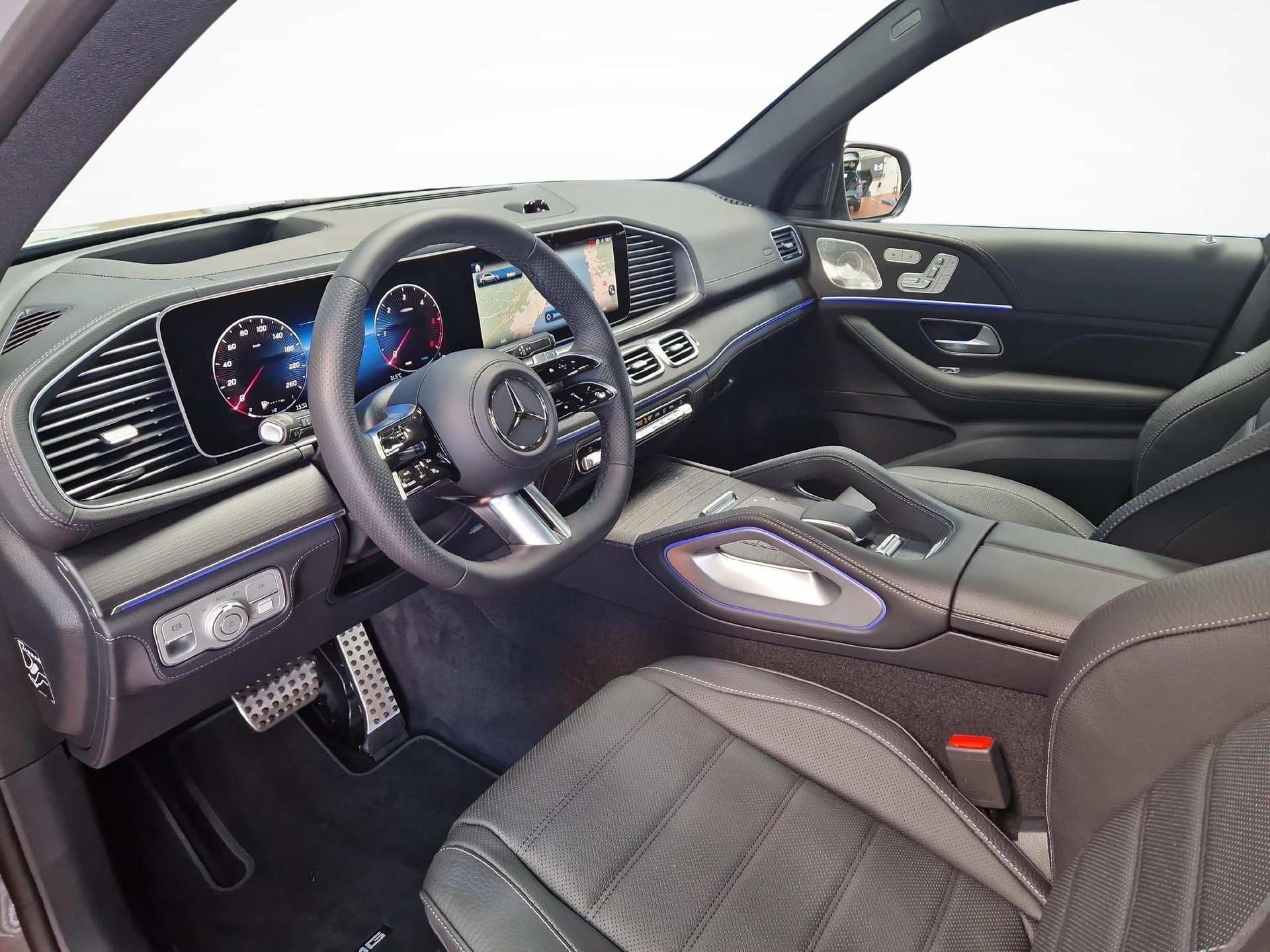 MERCEDES-BENZ GLE 300 d 4MATIC AMG Line-image-4