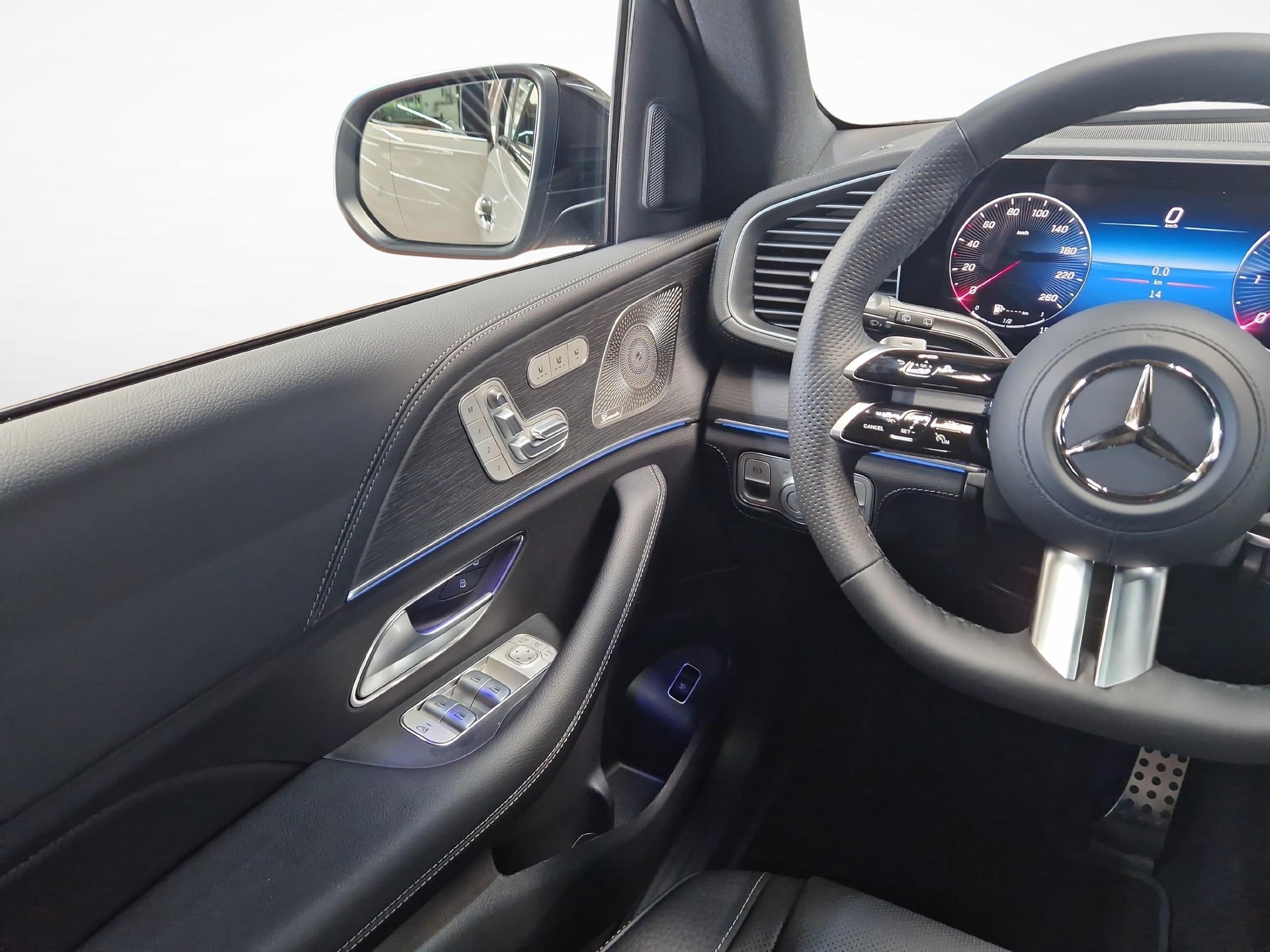 MERCEDES-BENZ GLE 300 d 4MATIC AMG Line-image-7