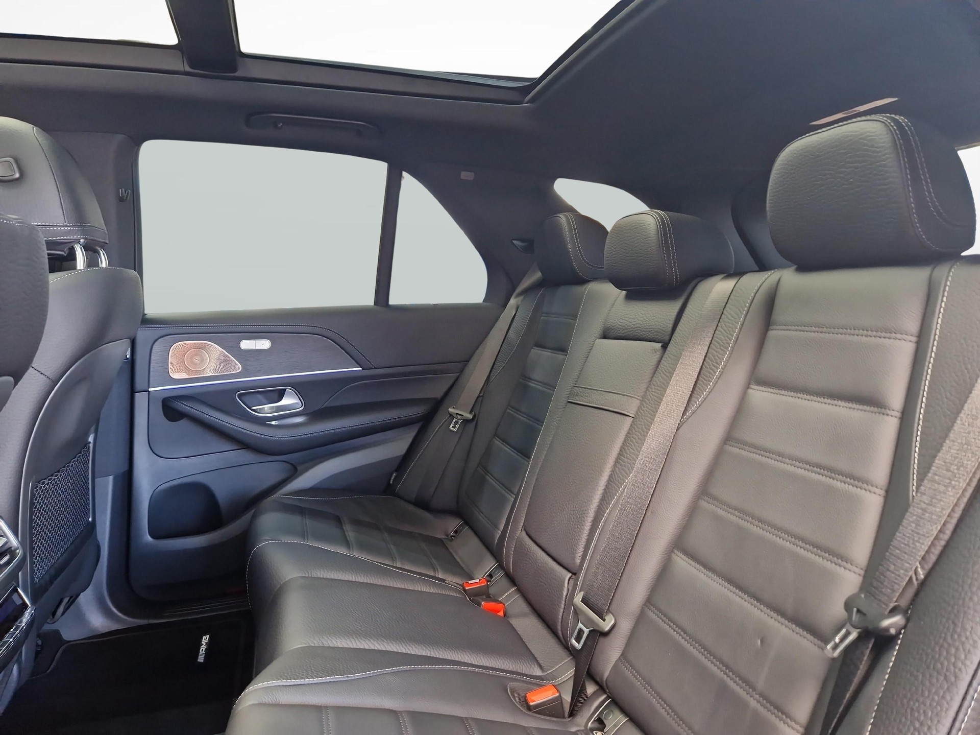 MERCEDES-BENZ GLE 300 d 4MATIC AMG Line-image-8