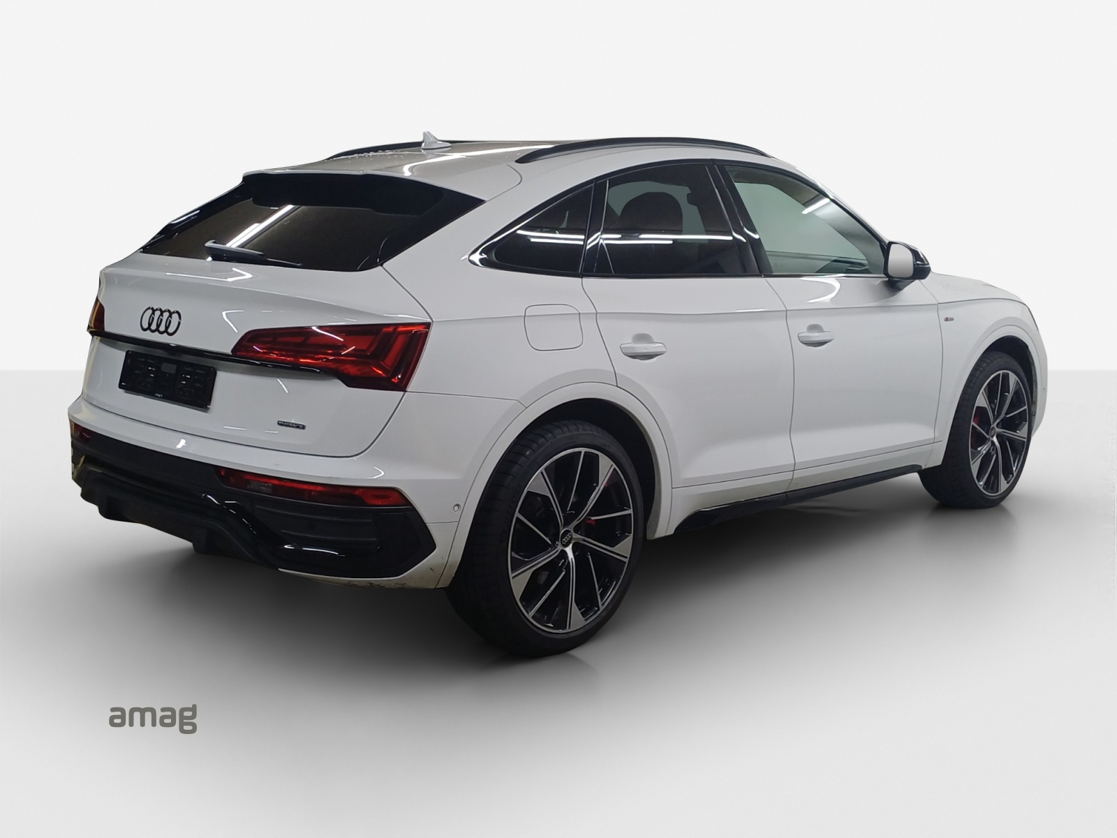 AUDI Q5 Sportback 55 TFSI e PHEV S line quattro S-tronic-image-4