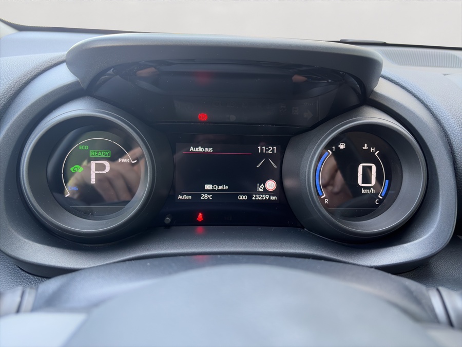 TOYOTA Yaris 1.5 Trend e-CVT-image-13