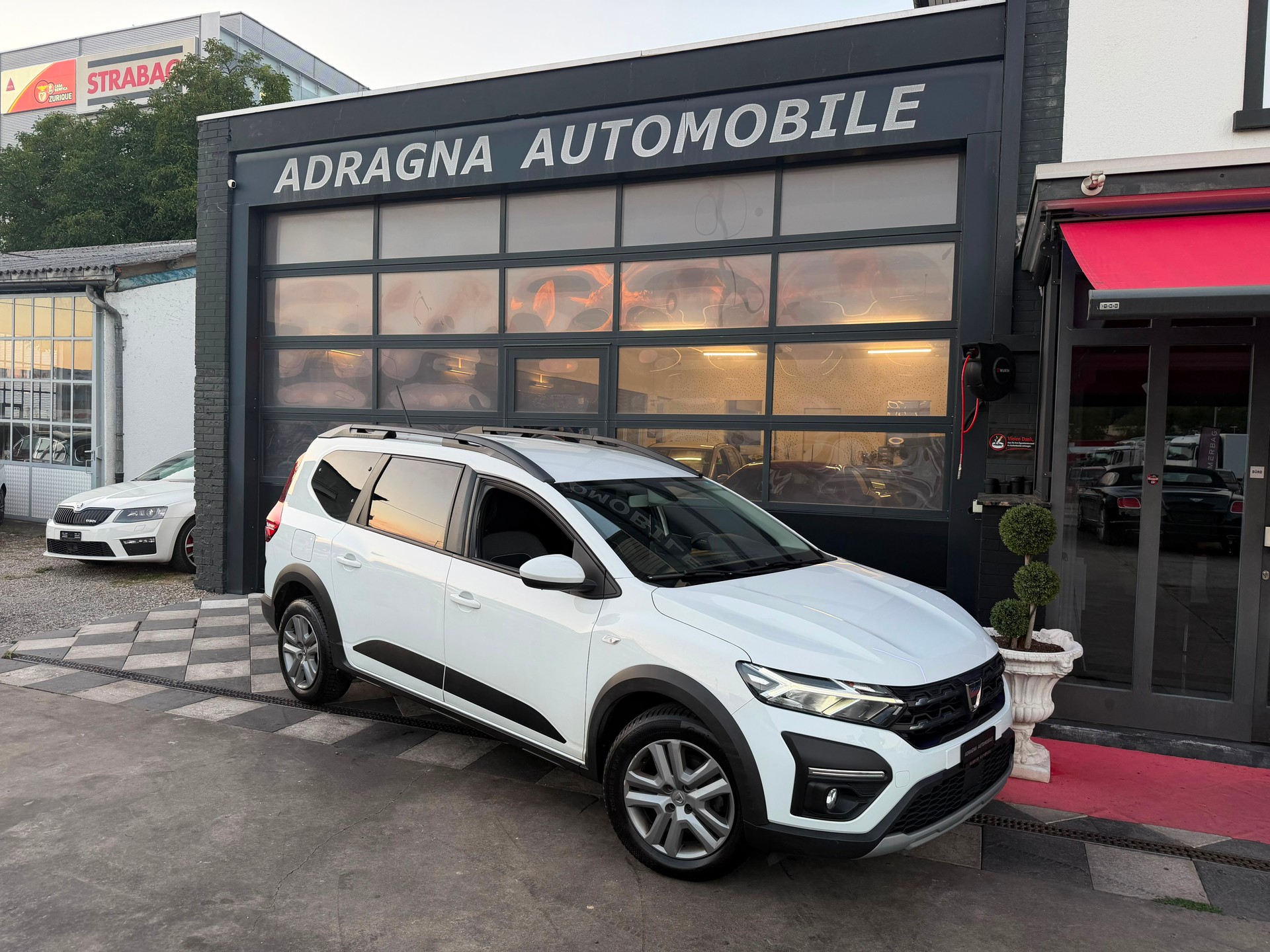 DACIA Jogger TCe 110 Comfort 7Plätzer-showroom-element-1