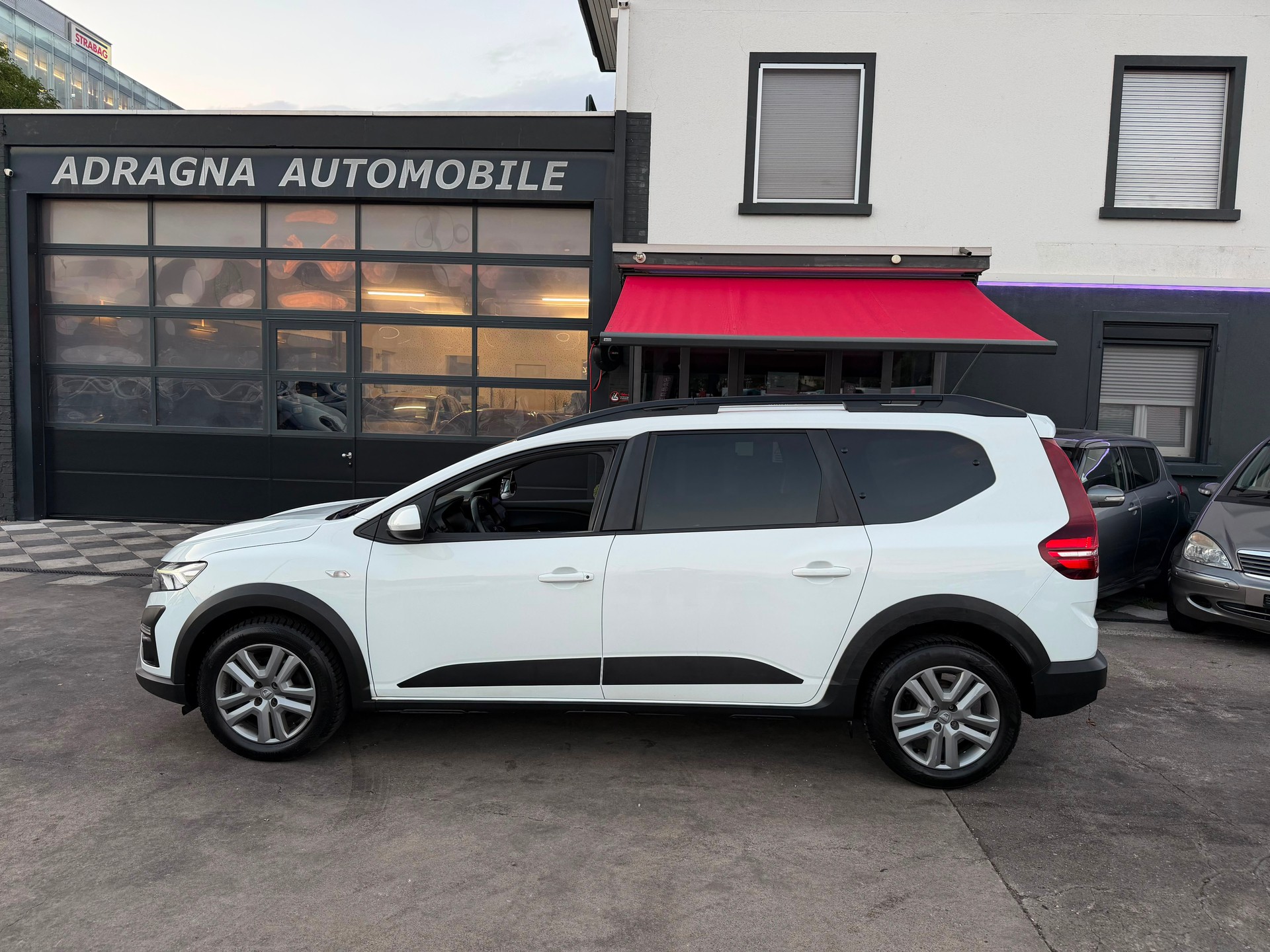 DACIA Jogger TCe 110 Comfort 7Plätzer-showroom-element-3