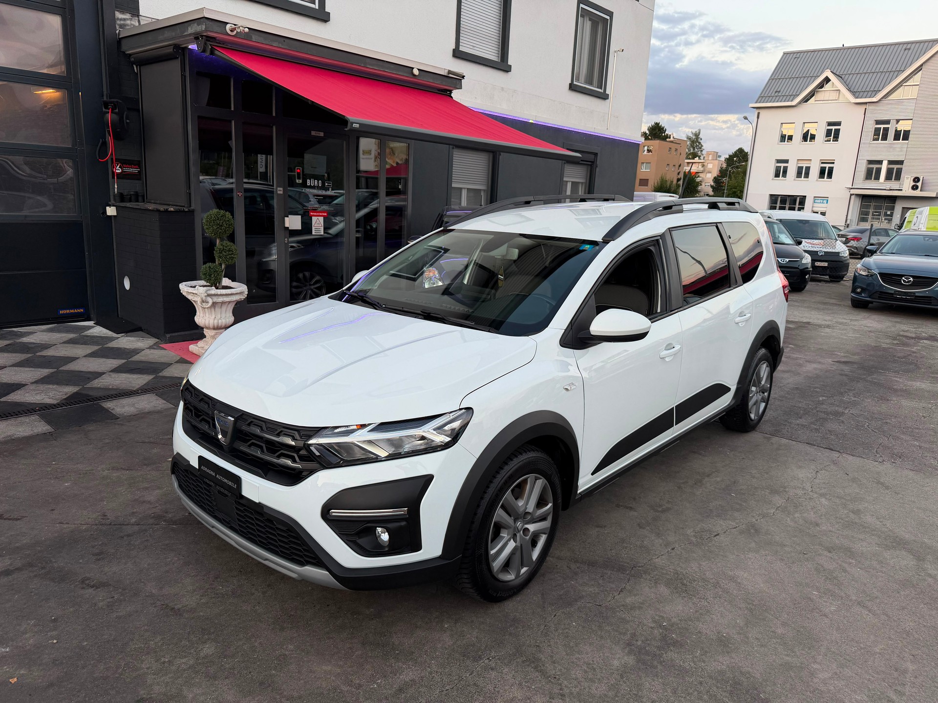DACIA Jogger TCe 110 Comfort 7Plätzer-showroom-element-2