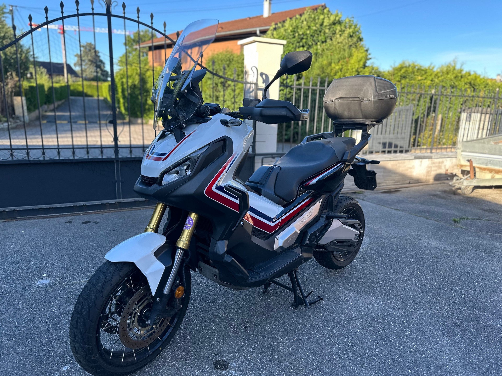 HONDA X-ADV 750 ABS-image-9