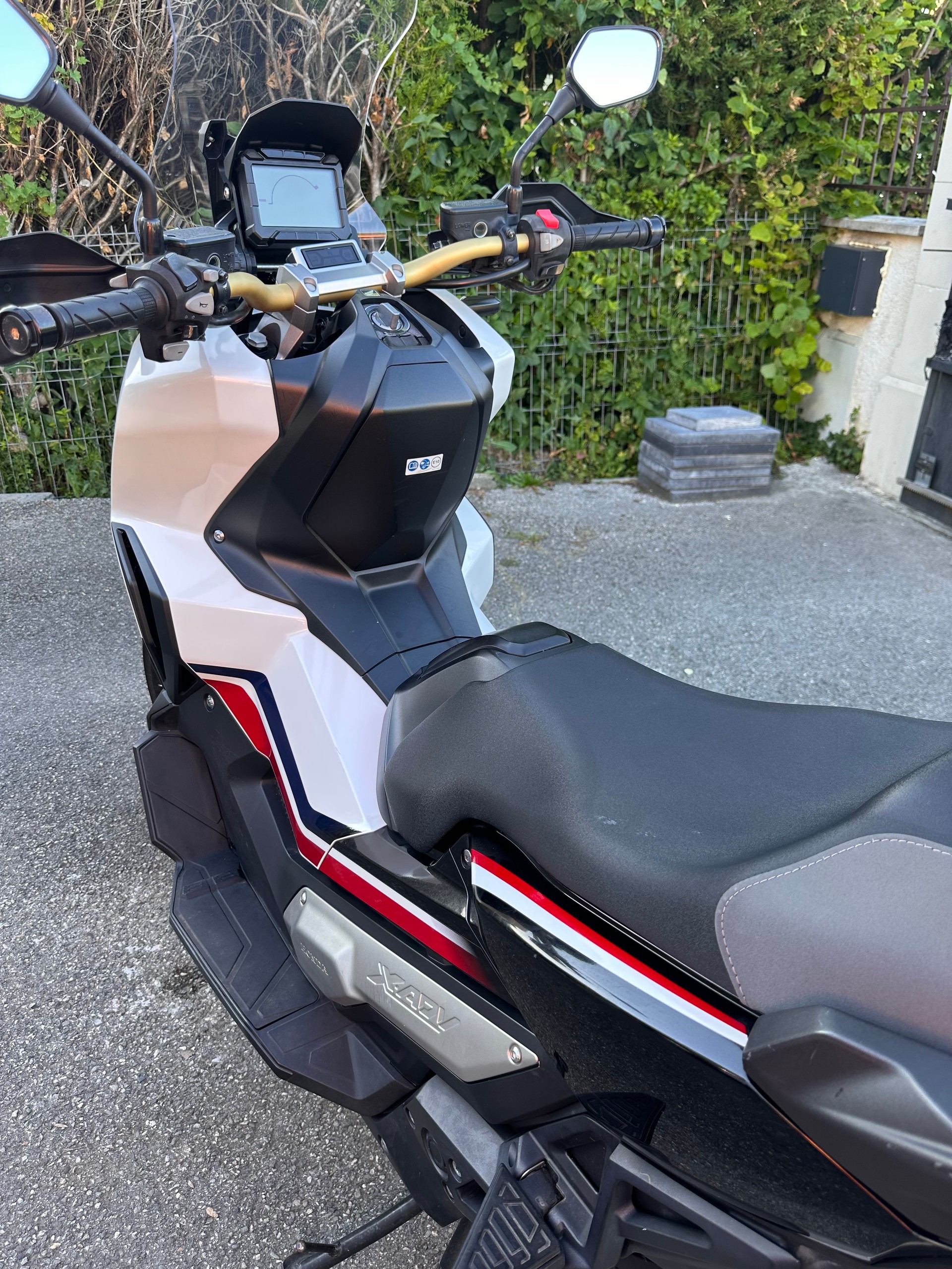 HONDA X-ADV 750 ABS-image-4