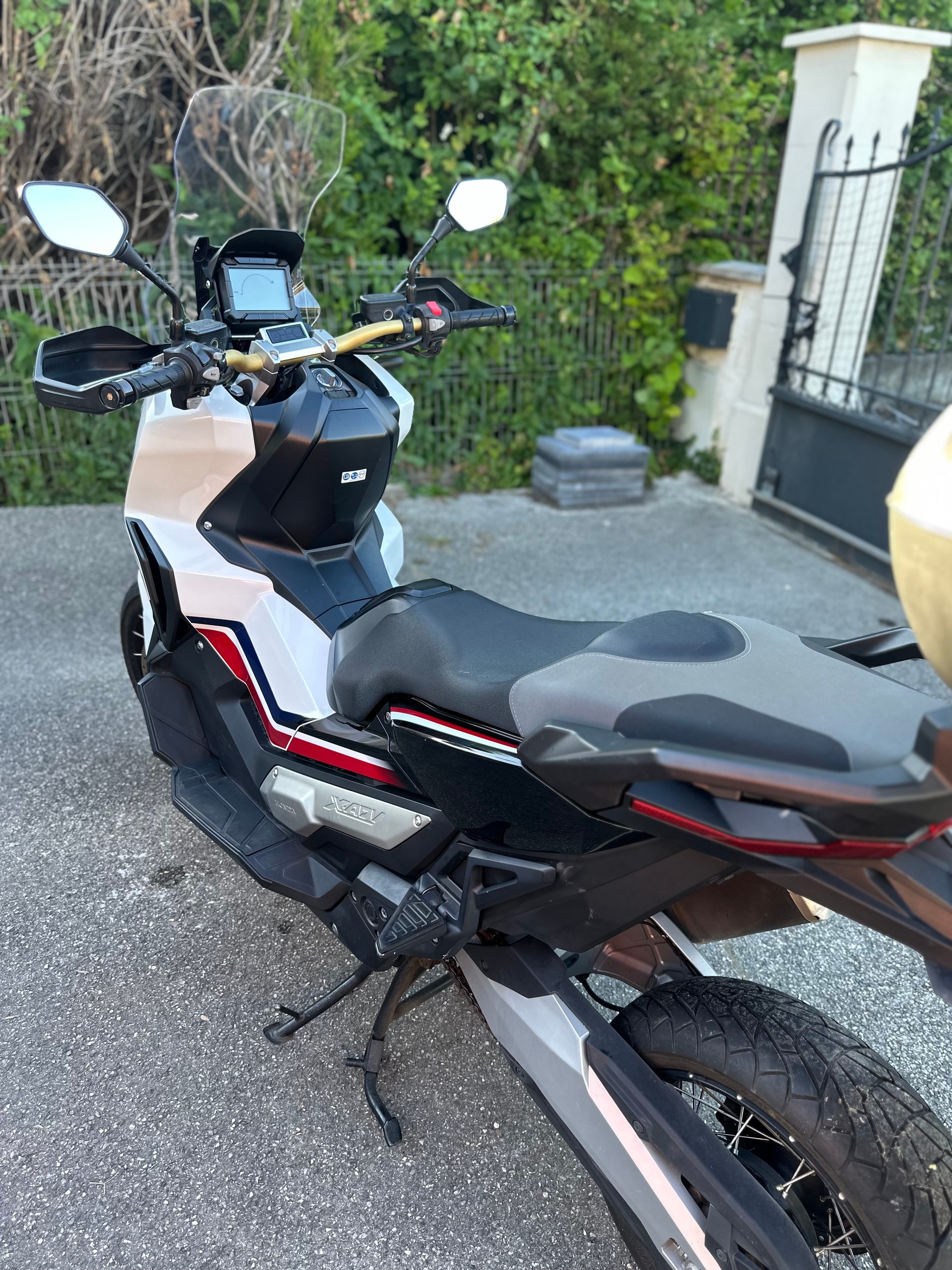 HONDA X-ADV 750 ABS-image-6