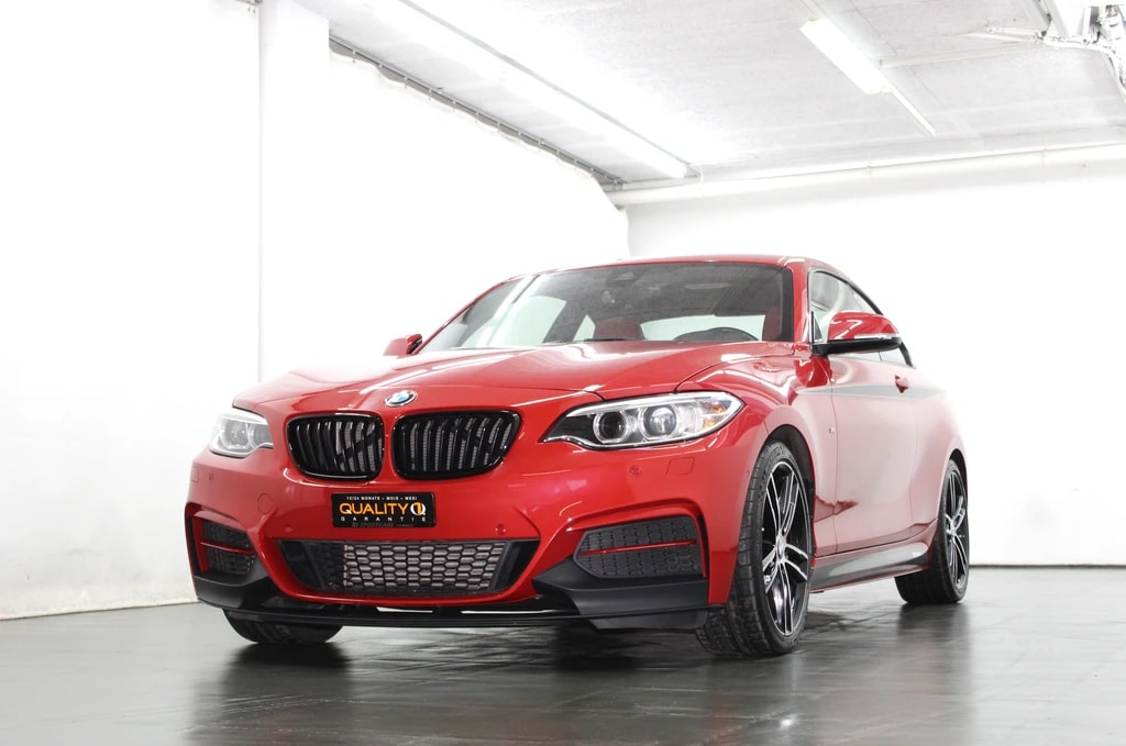BMW M235i xDrive Steptronic kompletter M Performance ohne OPF / CH-Fahrzeug-showroom-element-3
