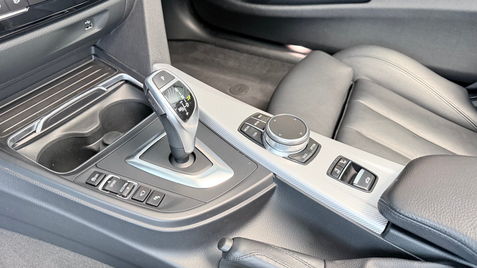 BMW 420d SAG Cabrio-image-13