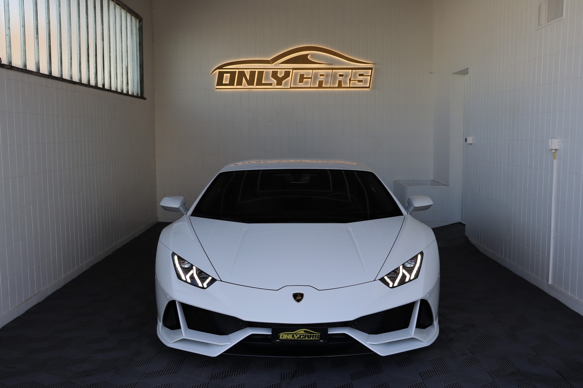 LAMBORGHINI Huracan EVO Coupé DCT-showroom-element-1