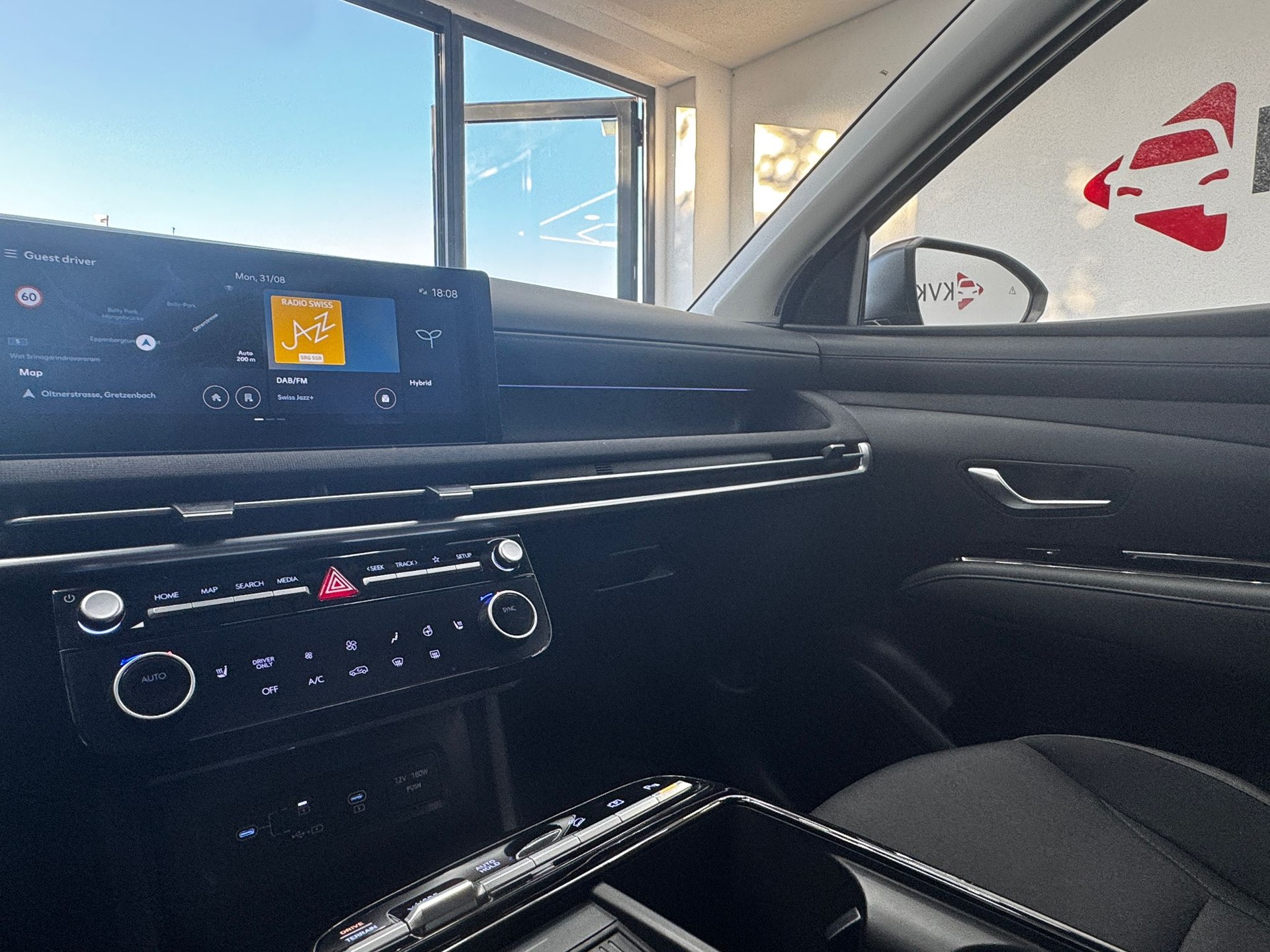 HYUNDAI Tucson 1.6 TGDI HEV Amplia 4WD | CH-Fahrzeug | 5 Jahre Werksgarantie | 8-fach Kompletträder |-image-19