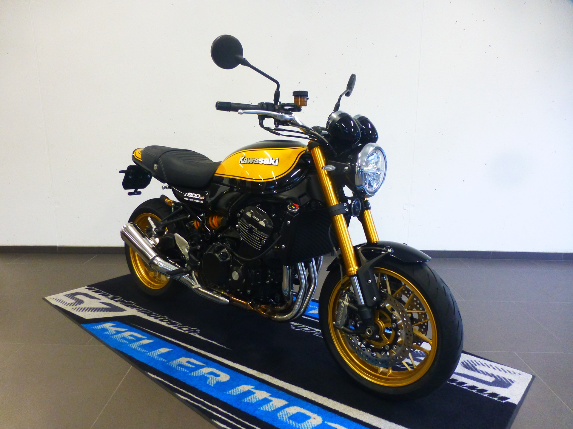 KAWASAKI Z 900 RS SE-image-2