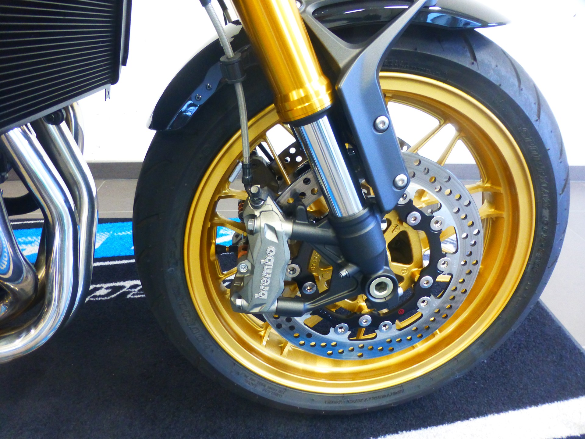 KAWASAKI Z 900 RS SE-image-9