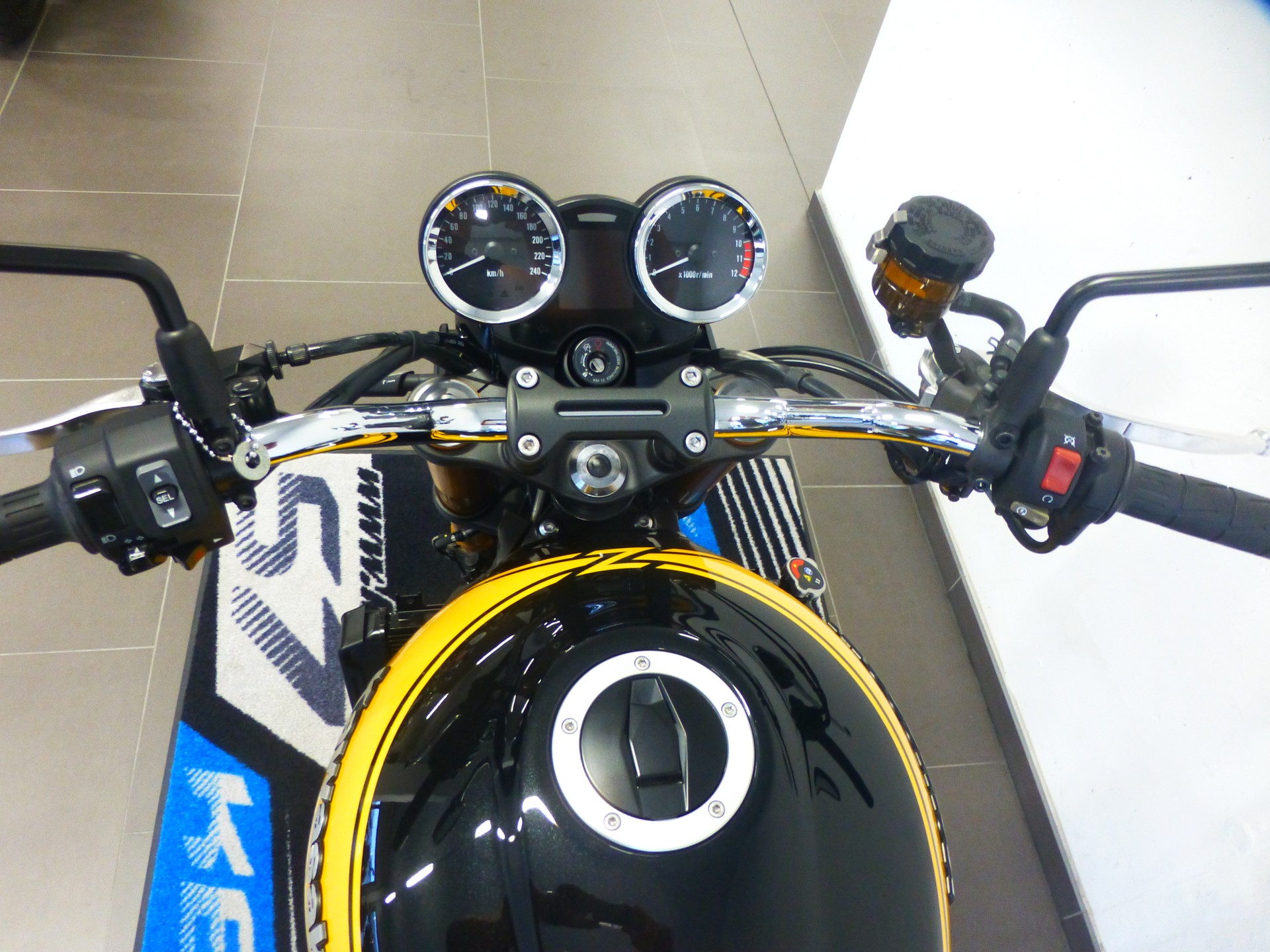KAWASAKI Z 900 RS SE-image-6