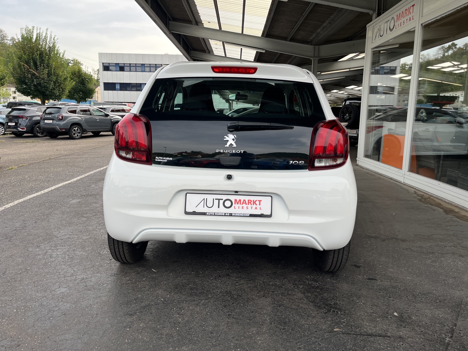 PEUGEOT 108 1.2 VTi Allure-image-12
