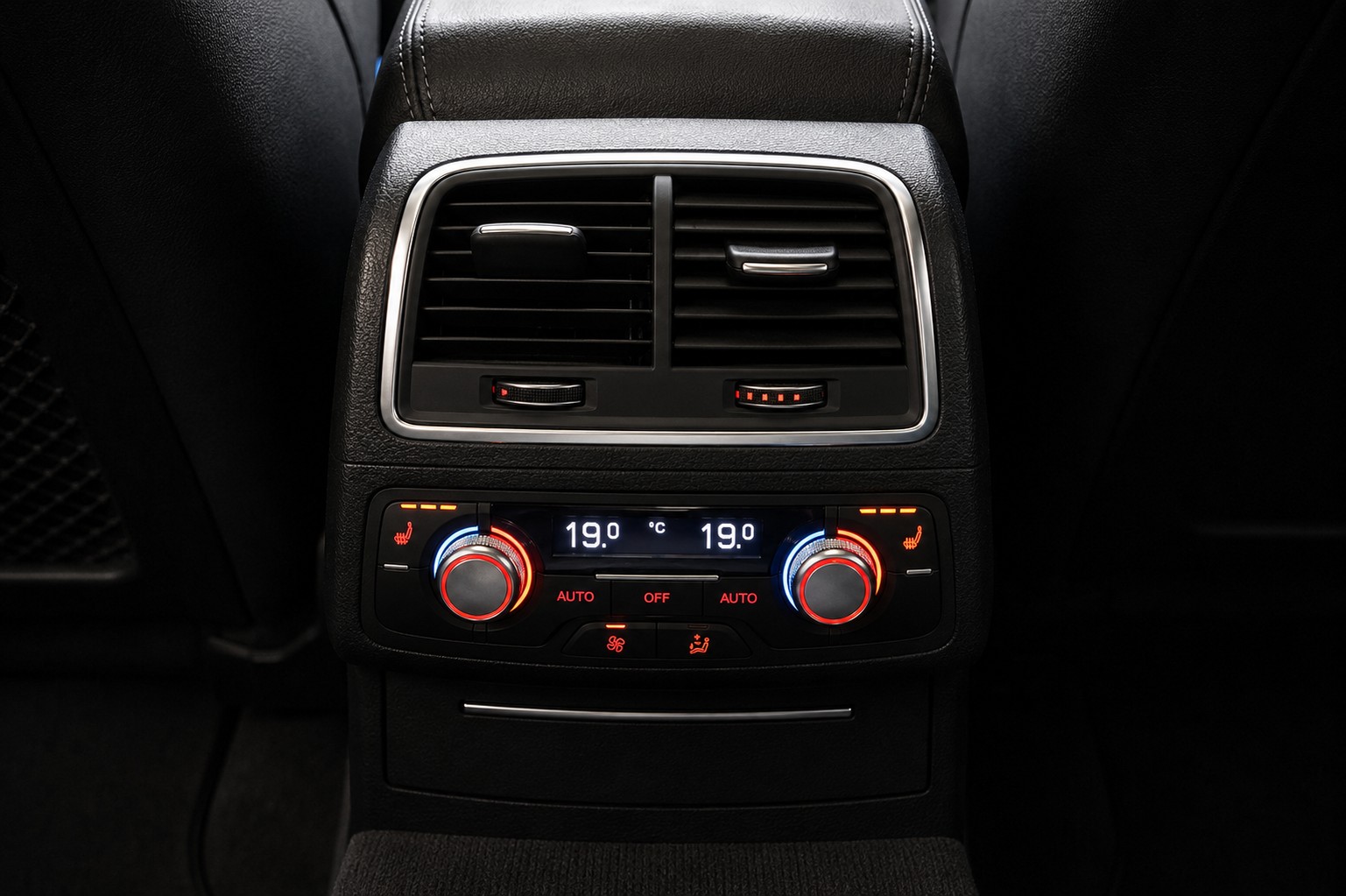 AUDI RS6 NOGARO EDITION * 1/150 * 4.0 TFSI V8 Performance quattro-image-13