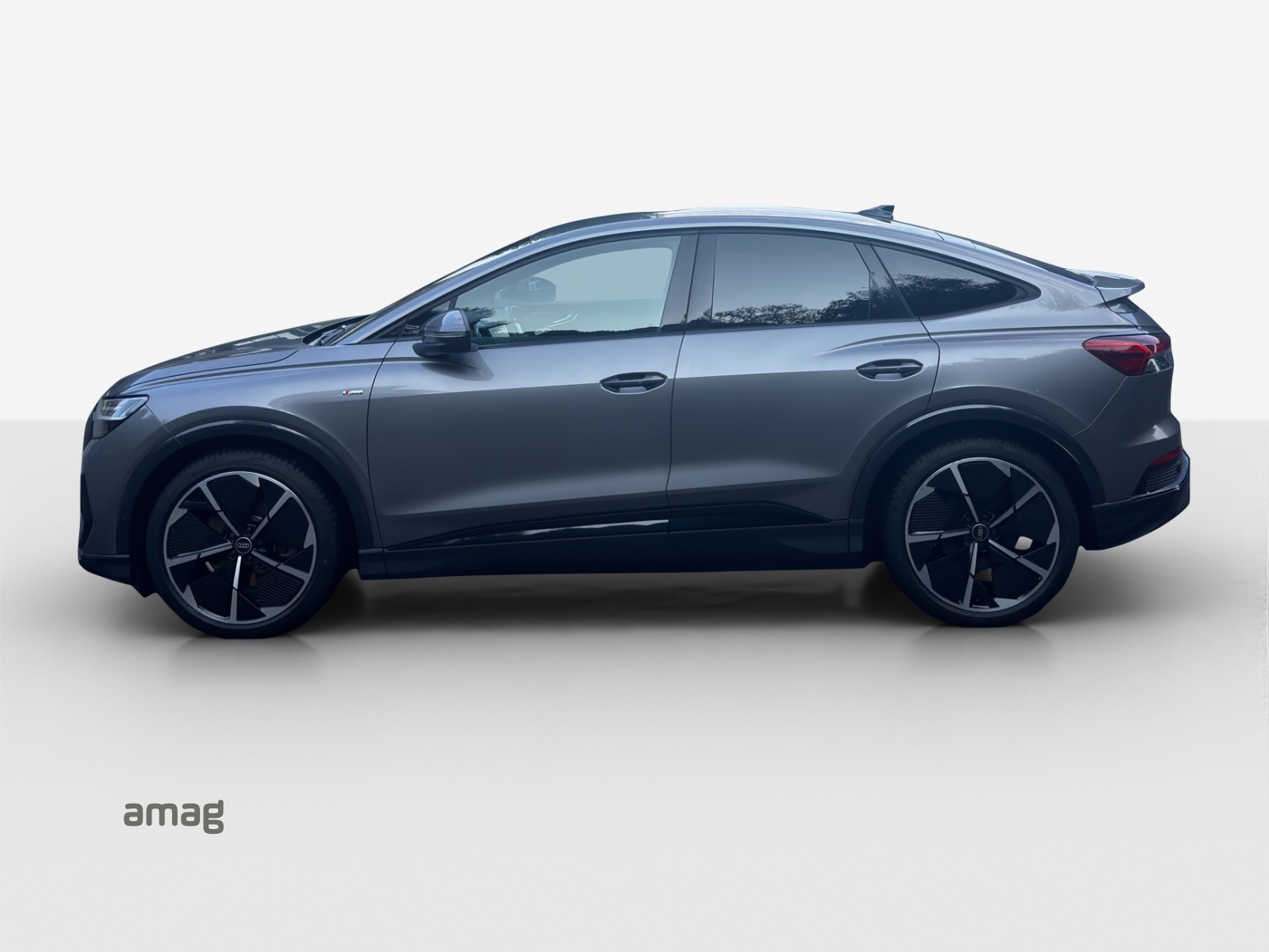 AUDI Q4 Sportback e-tron 45 quattro-showroom-element-1