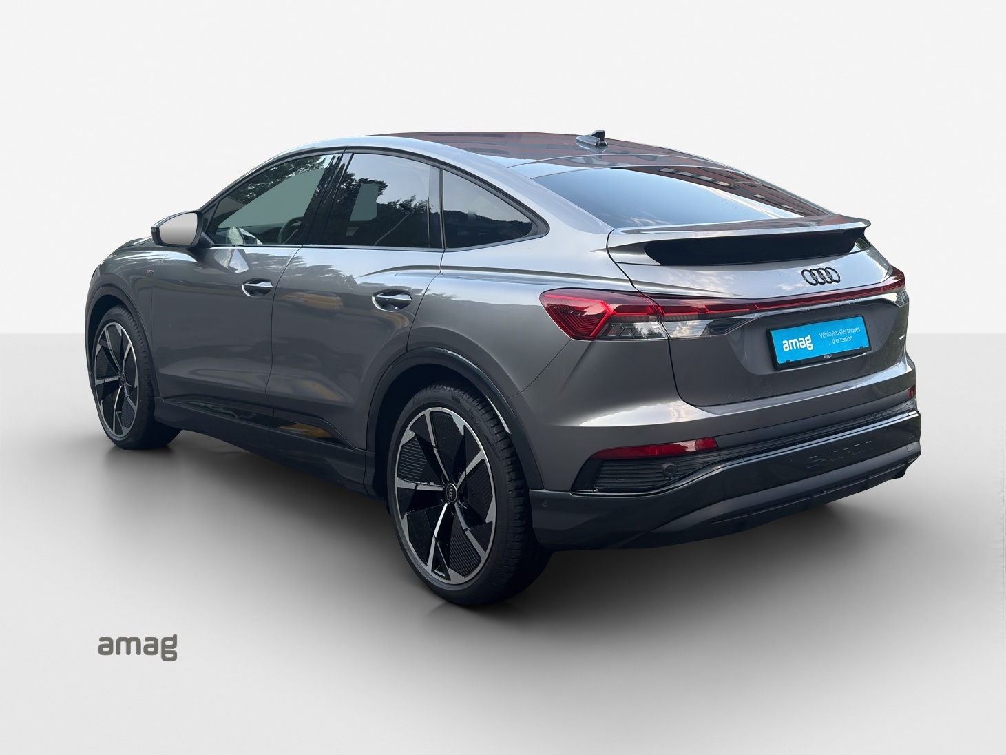 AUDI Q4 Sportback e-tron 45 quattro-showroom-element-2